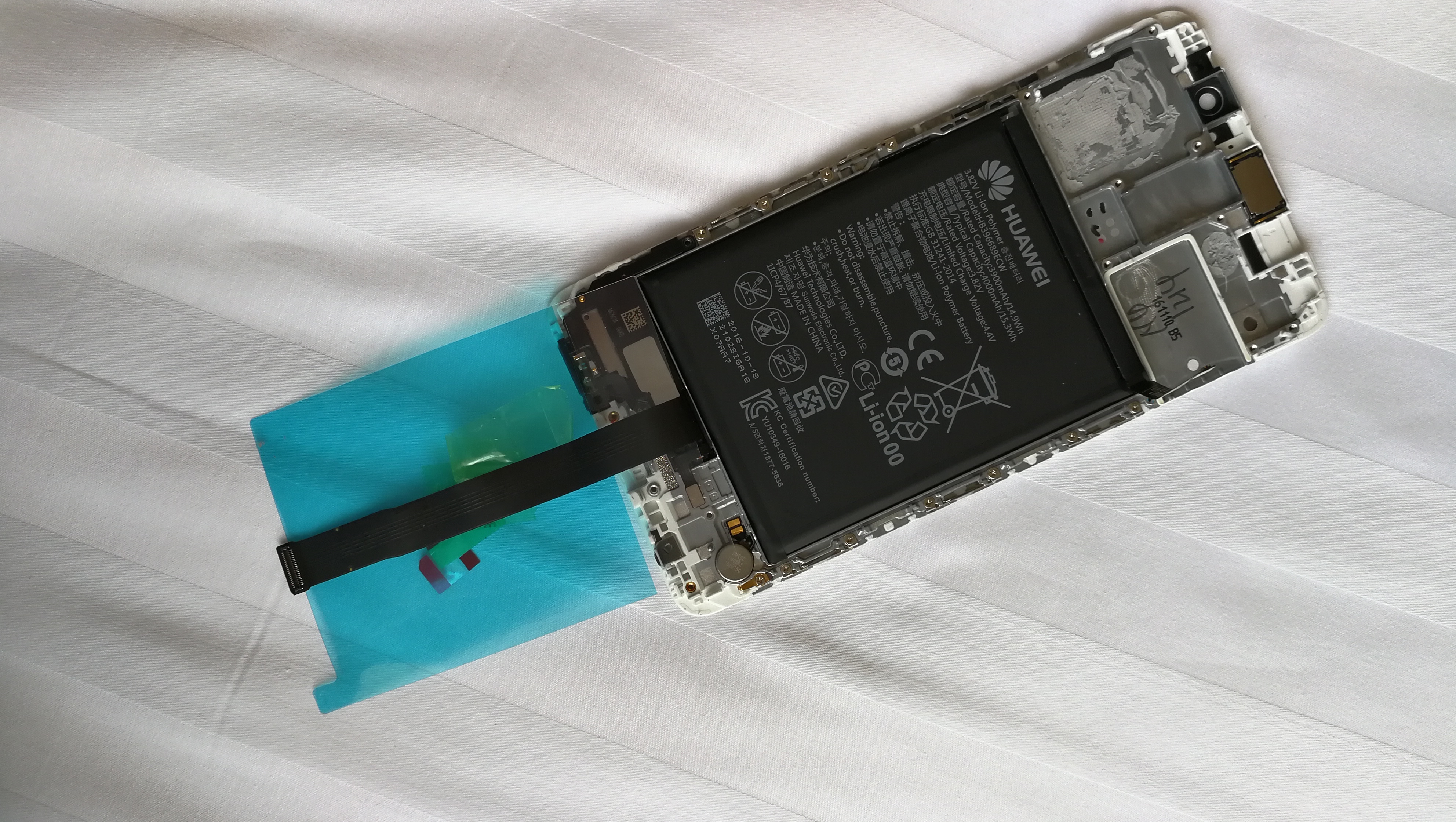 华为mate9换了个屏电池竟然是在屏幕组件里