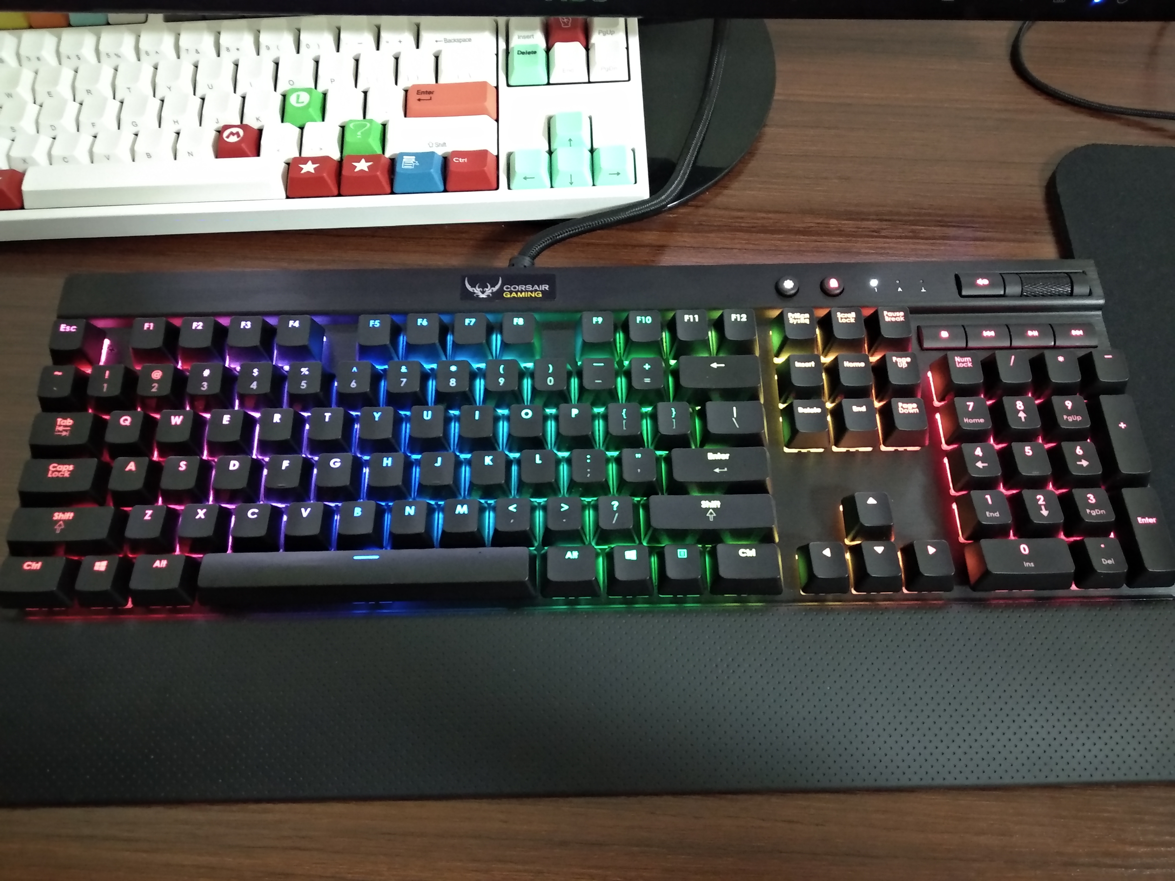 [游戏外设  重新出leopold 赤色限定红轴 87键位