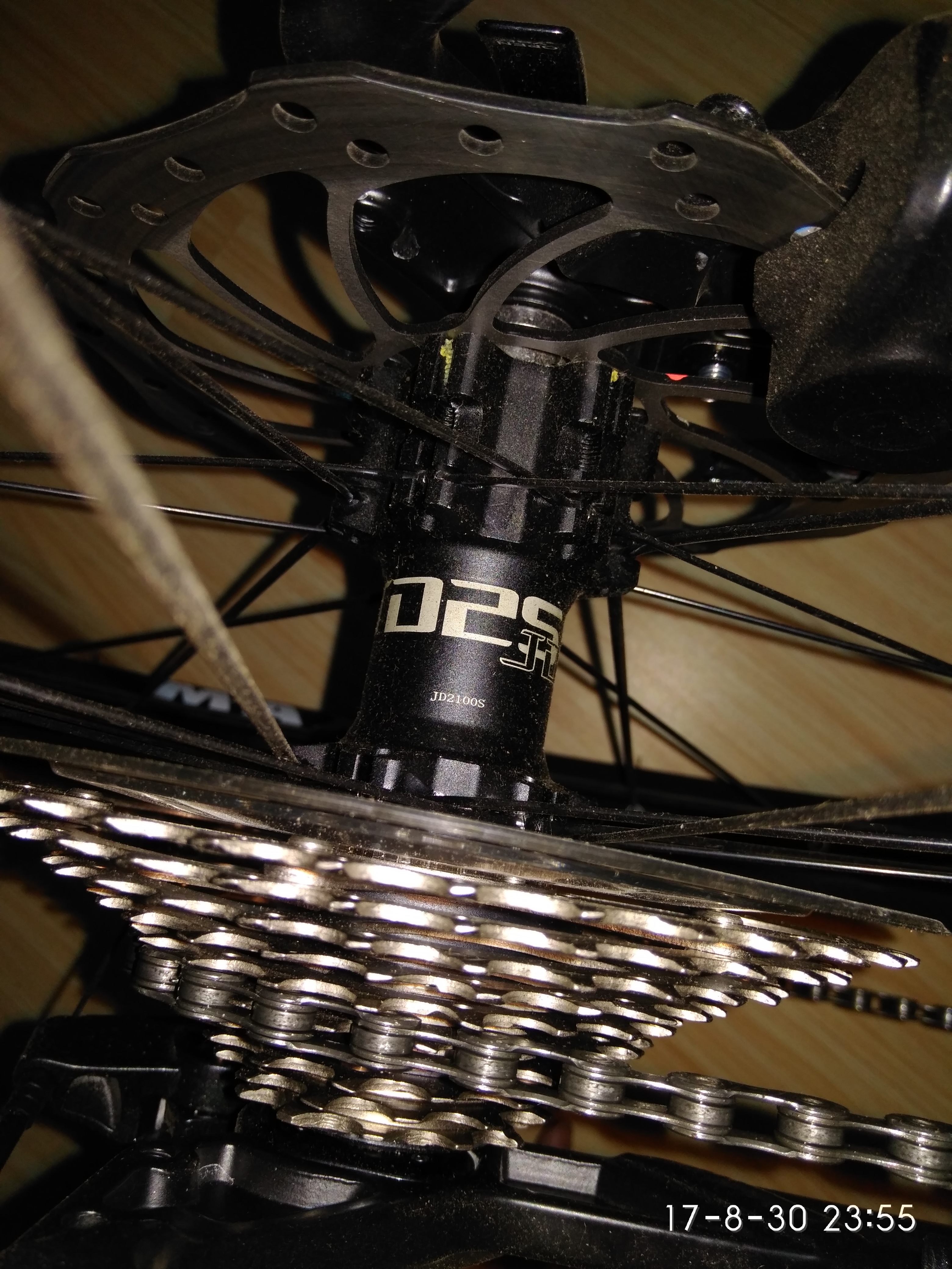 为什么大齿盘的齿轮有的尖有的钝便宜货