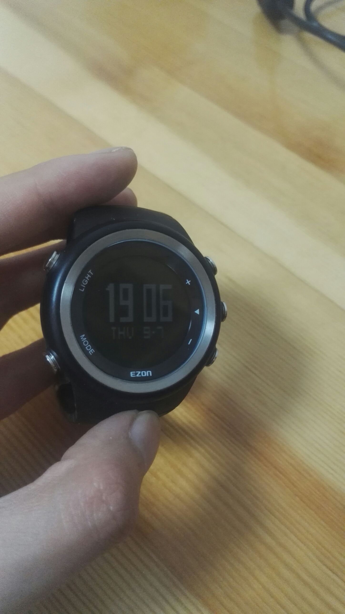 穿戴设备出售宜准t023运动手表999新