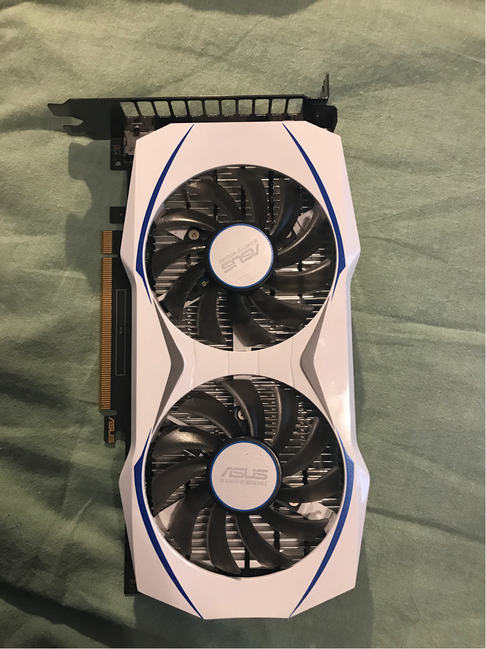 已出出一张华硕gtx9502g显卡