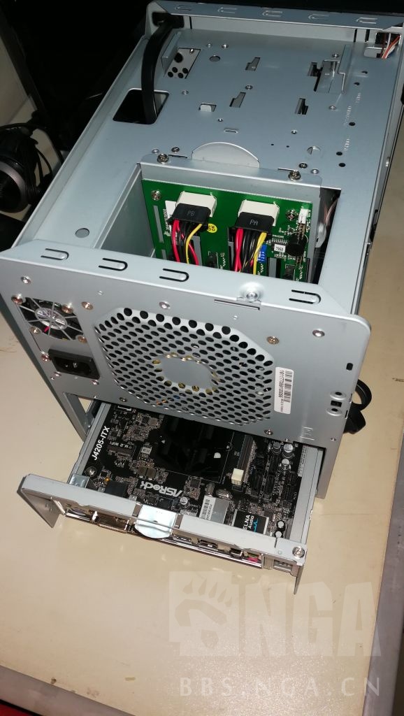 电脑硬件已出来个另类点的j4205迎广ms04金士顿8g1tb4盘位nas已出