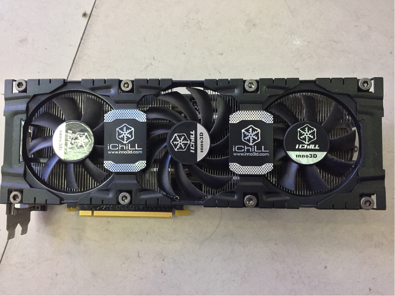 电脑硬件换显卡了出一块映众760冰龙版