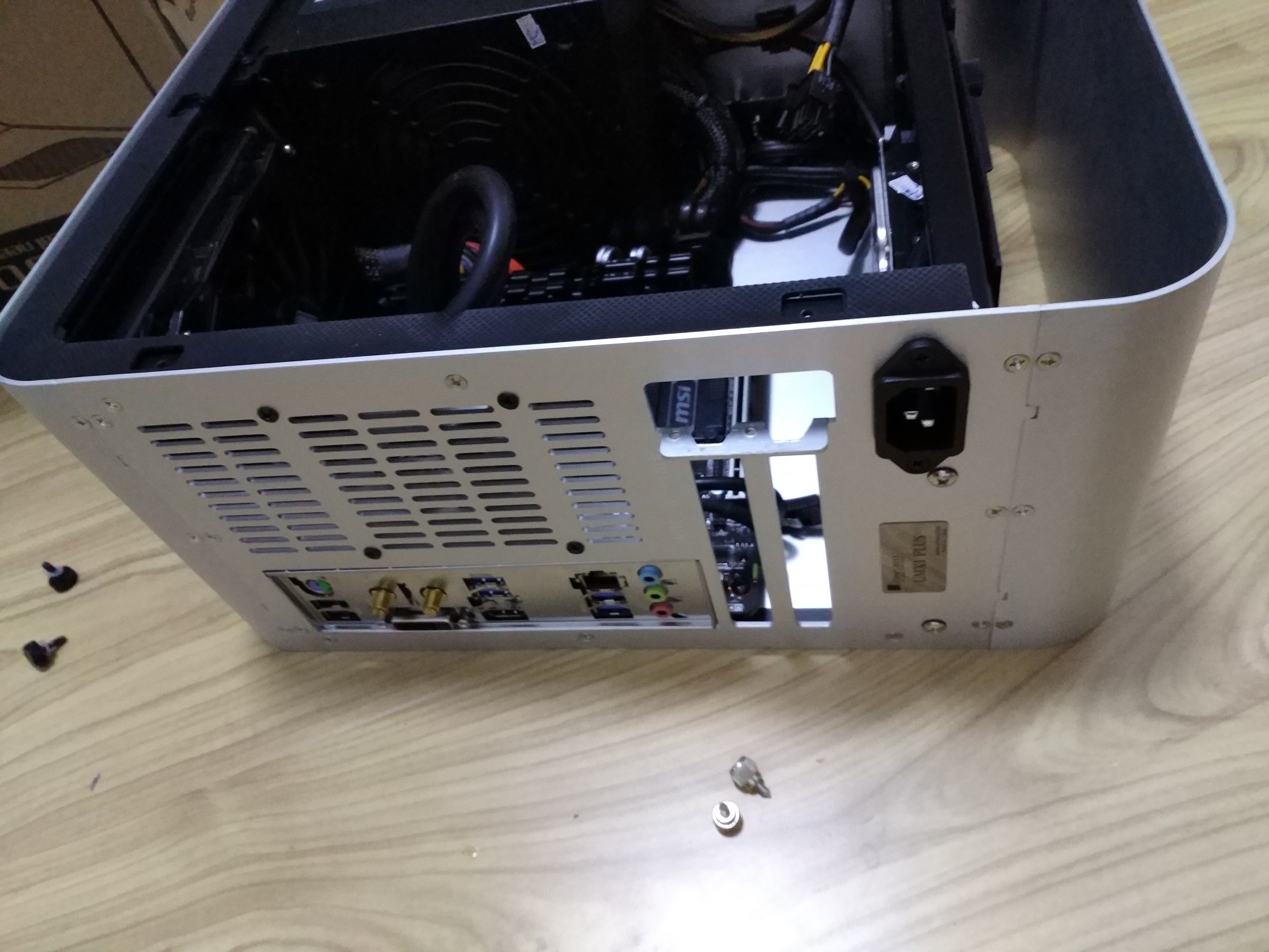 电脑整机出售乔思伯umx1plus兼容机能吃鸡坐标大连