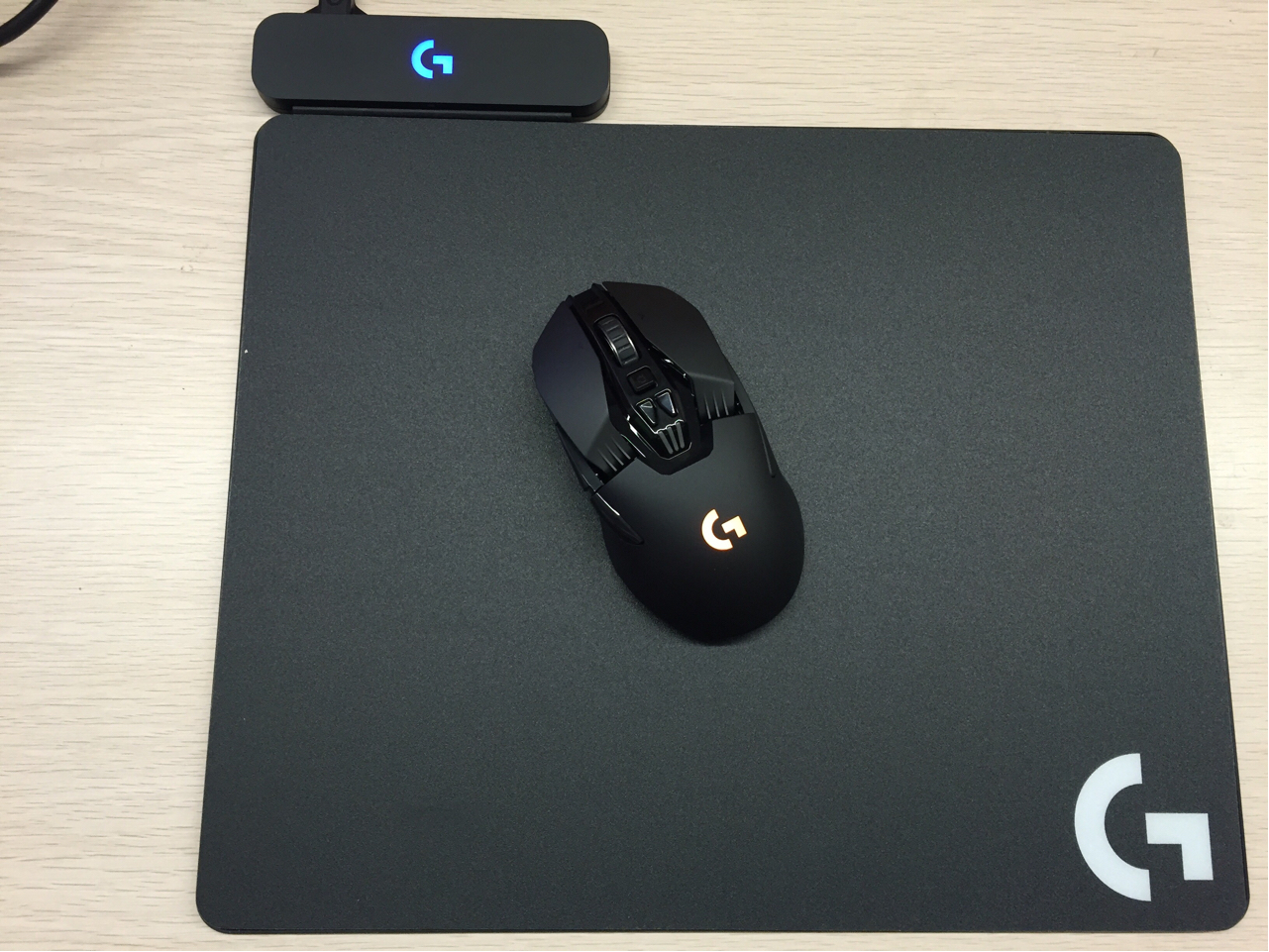 作业贴罗技g903powerplay无线充电鼠标垫简单开箱