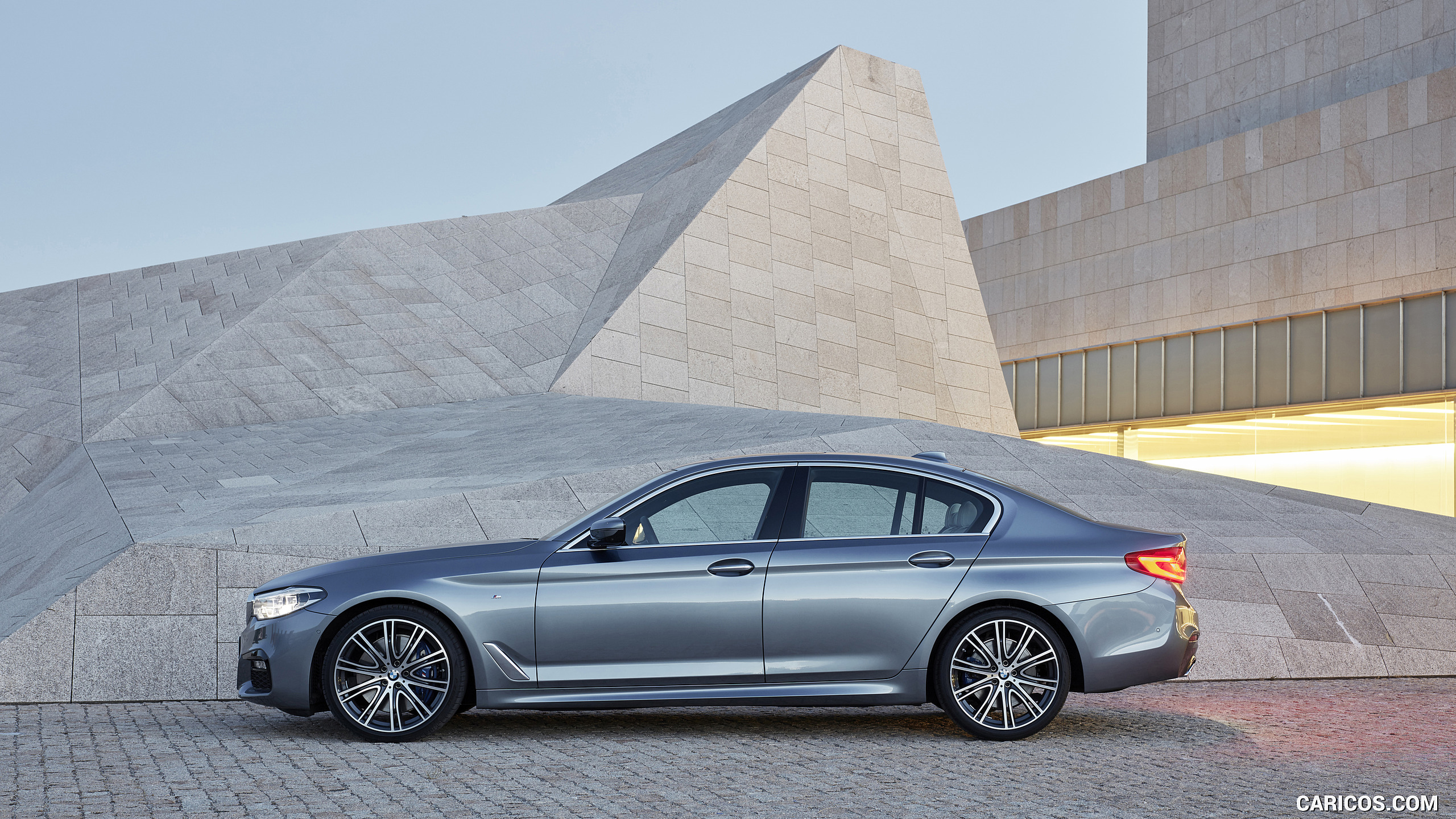 [问题求解] 求问宝马进口车11月的配额(540im),一般什么时候可以提车