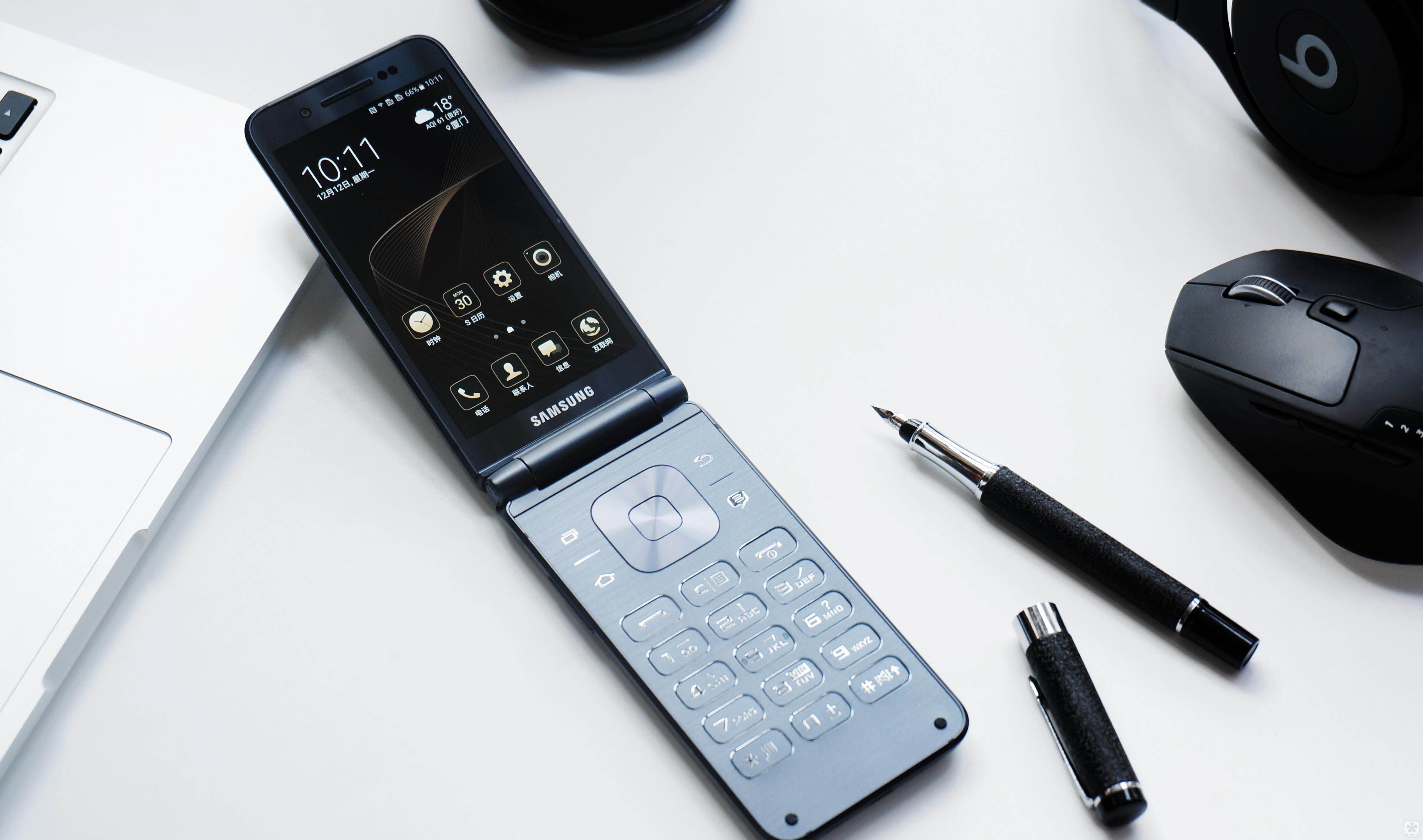 it新闻三星翻盖神机w2018只要2万块