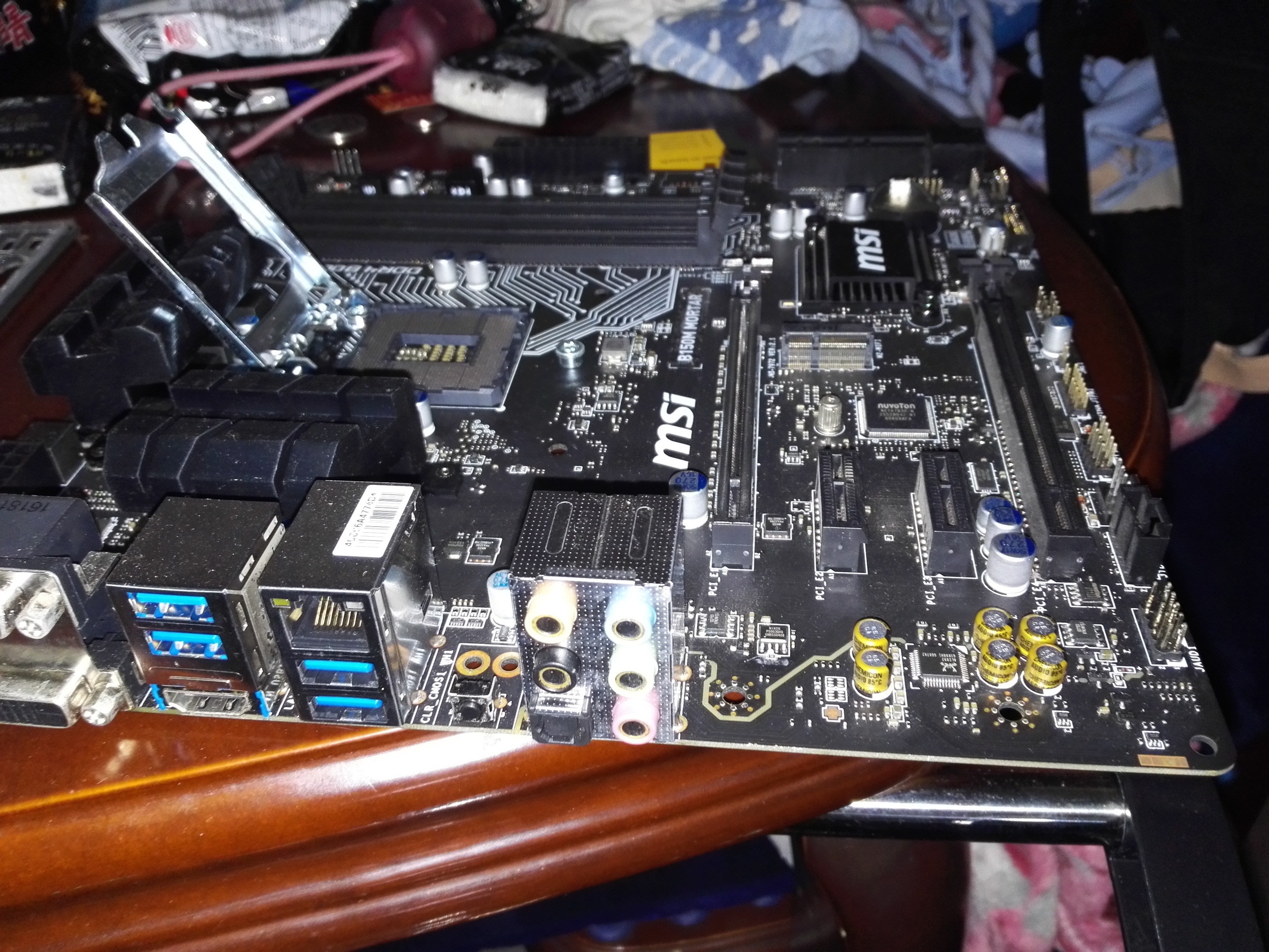 [电脑硬件]出微星b150m mortar 200rmb即可.