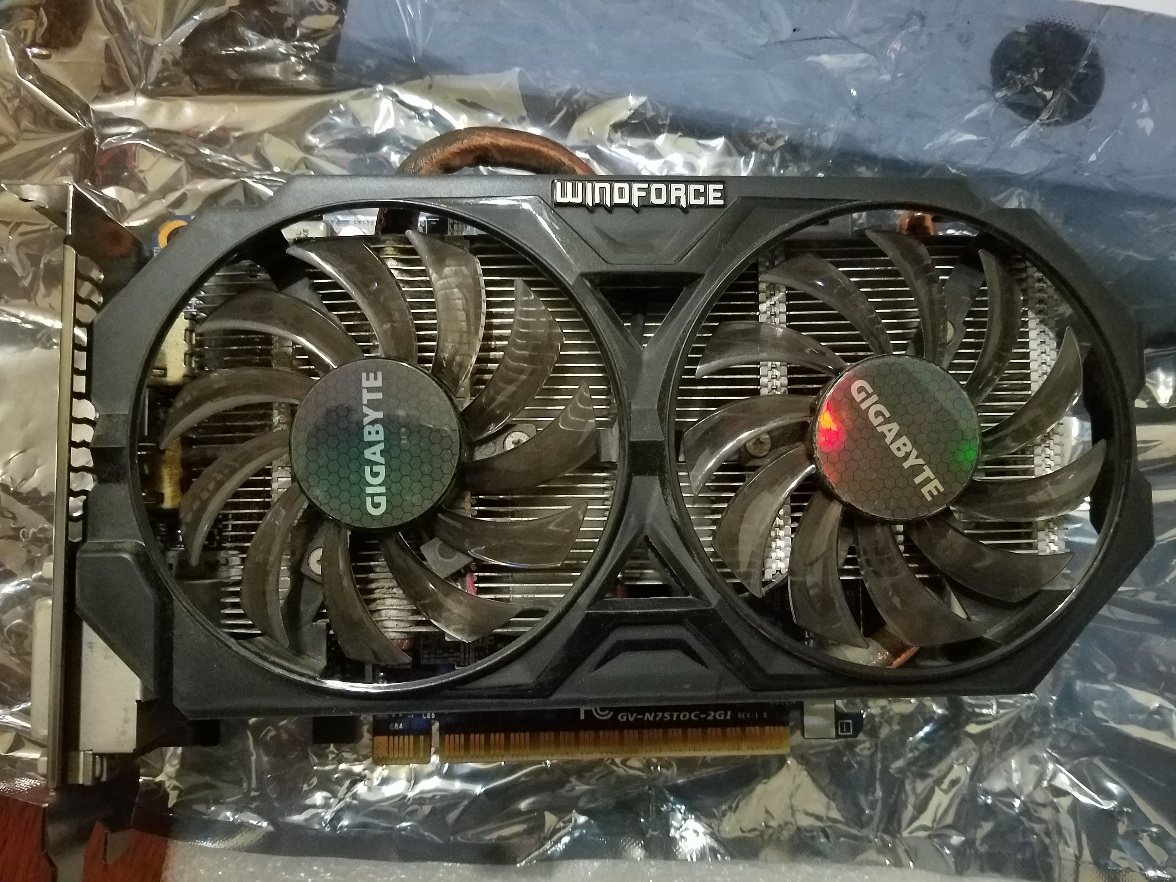 电脑硬件出技嘉gtx750ti