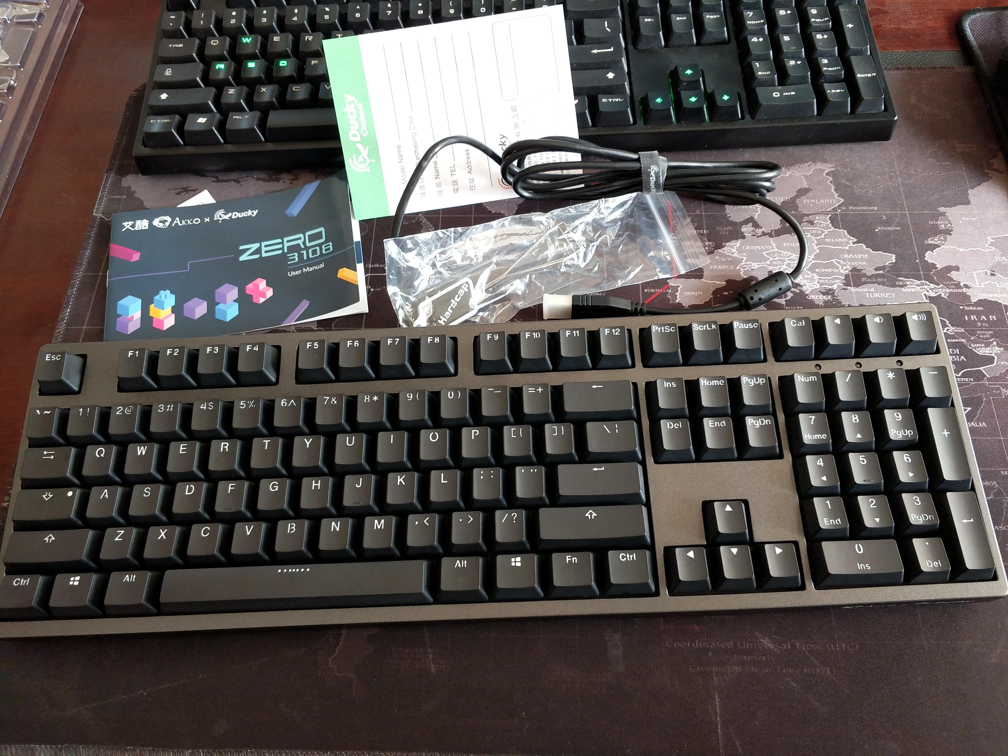 开个箱akkoducky3108pbt二色黑色红轴机械键盘