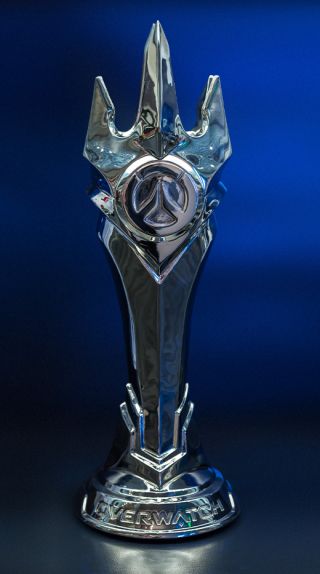 守望先锋联赛第一赛季世界冠军奖杯