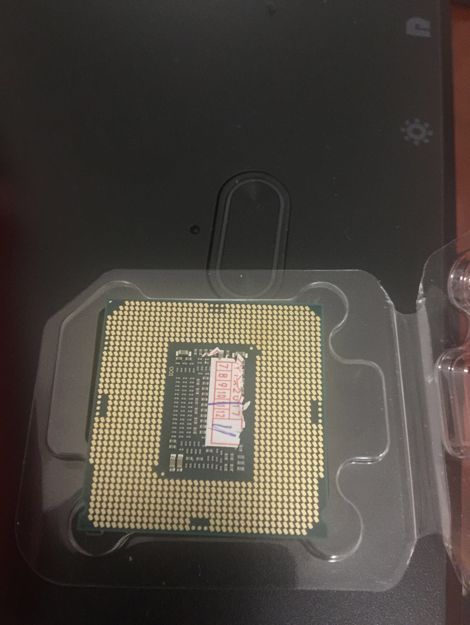 cpu散片寄来了背面贴了个纸如图影响使用吗