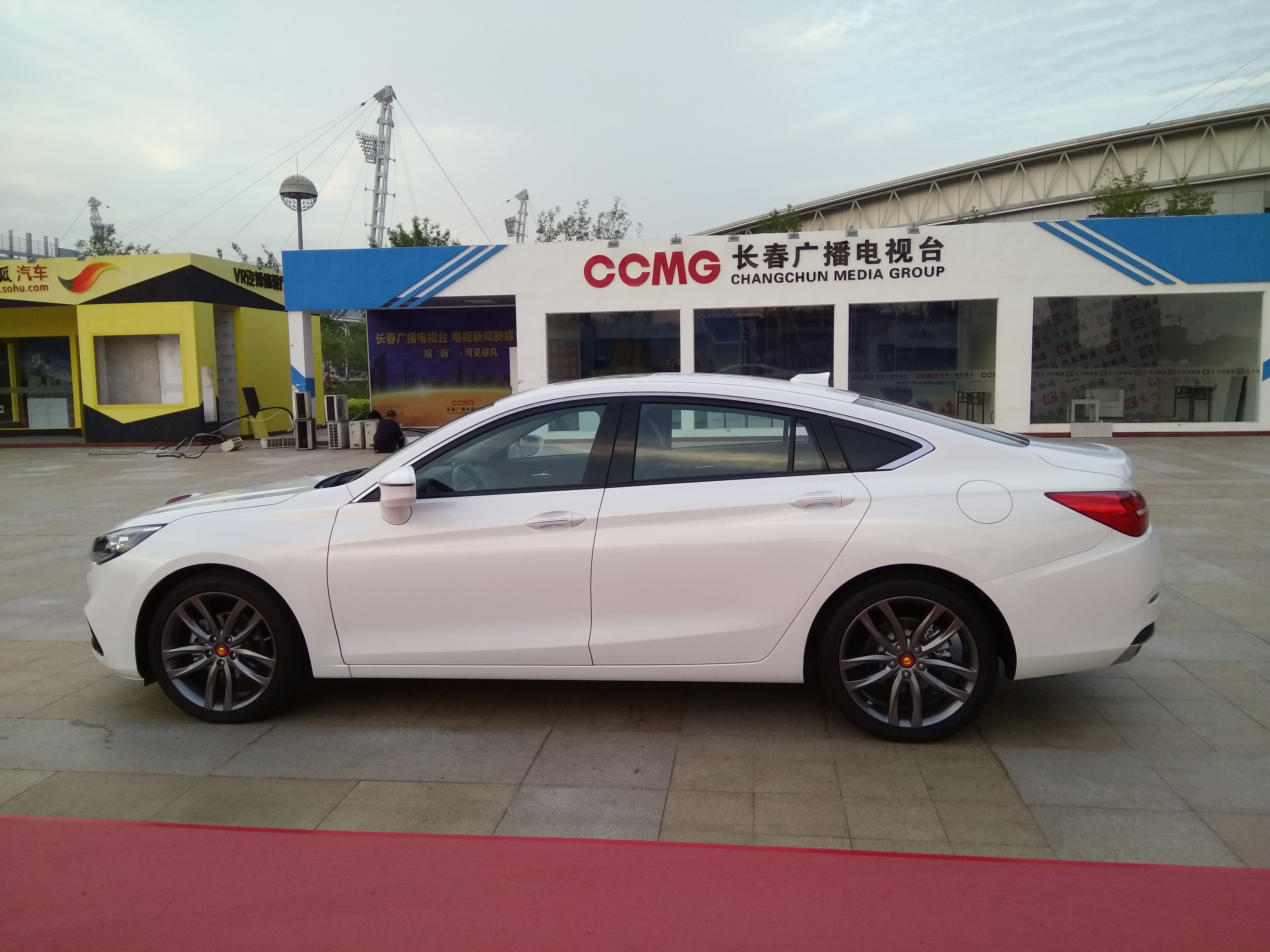 有人关注过红旗h5吗,今天给红馆电话,说明年3月上市