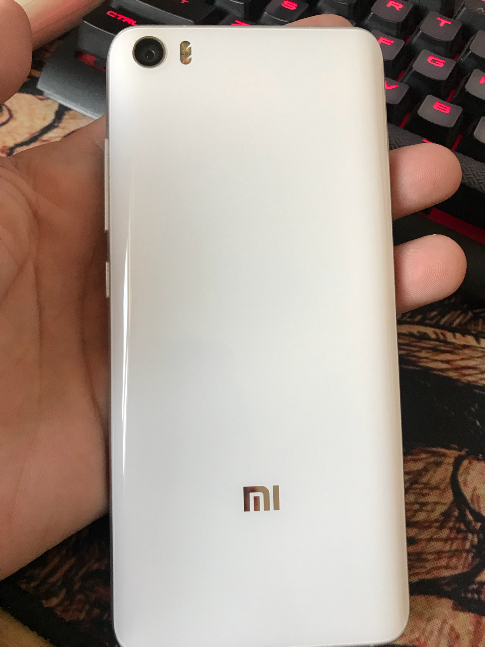 [手机平板] 出白色小米5 3g 64g 高配版(已出)