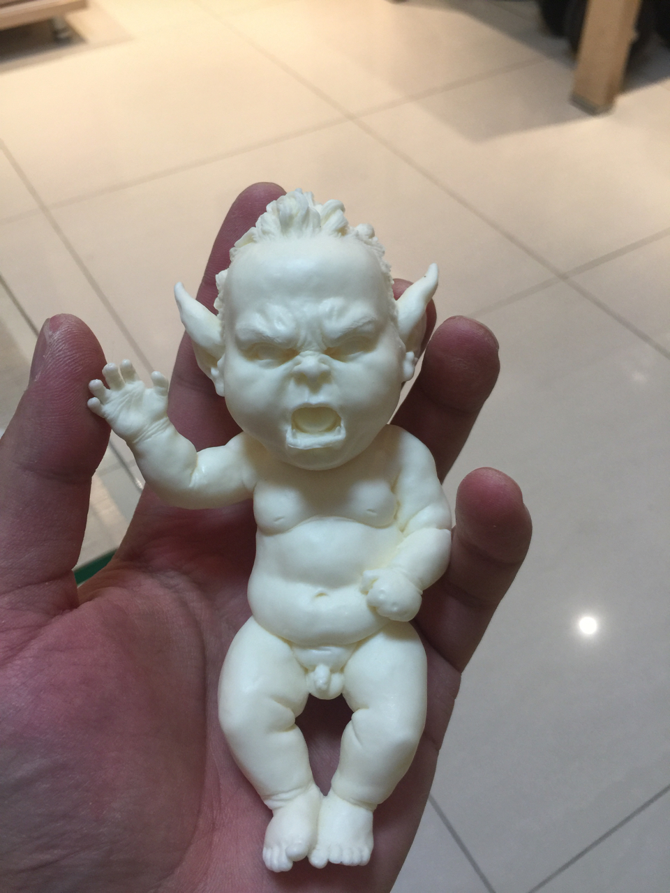 都是晒女王蛋蛋雕像的看我的小萨尔