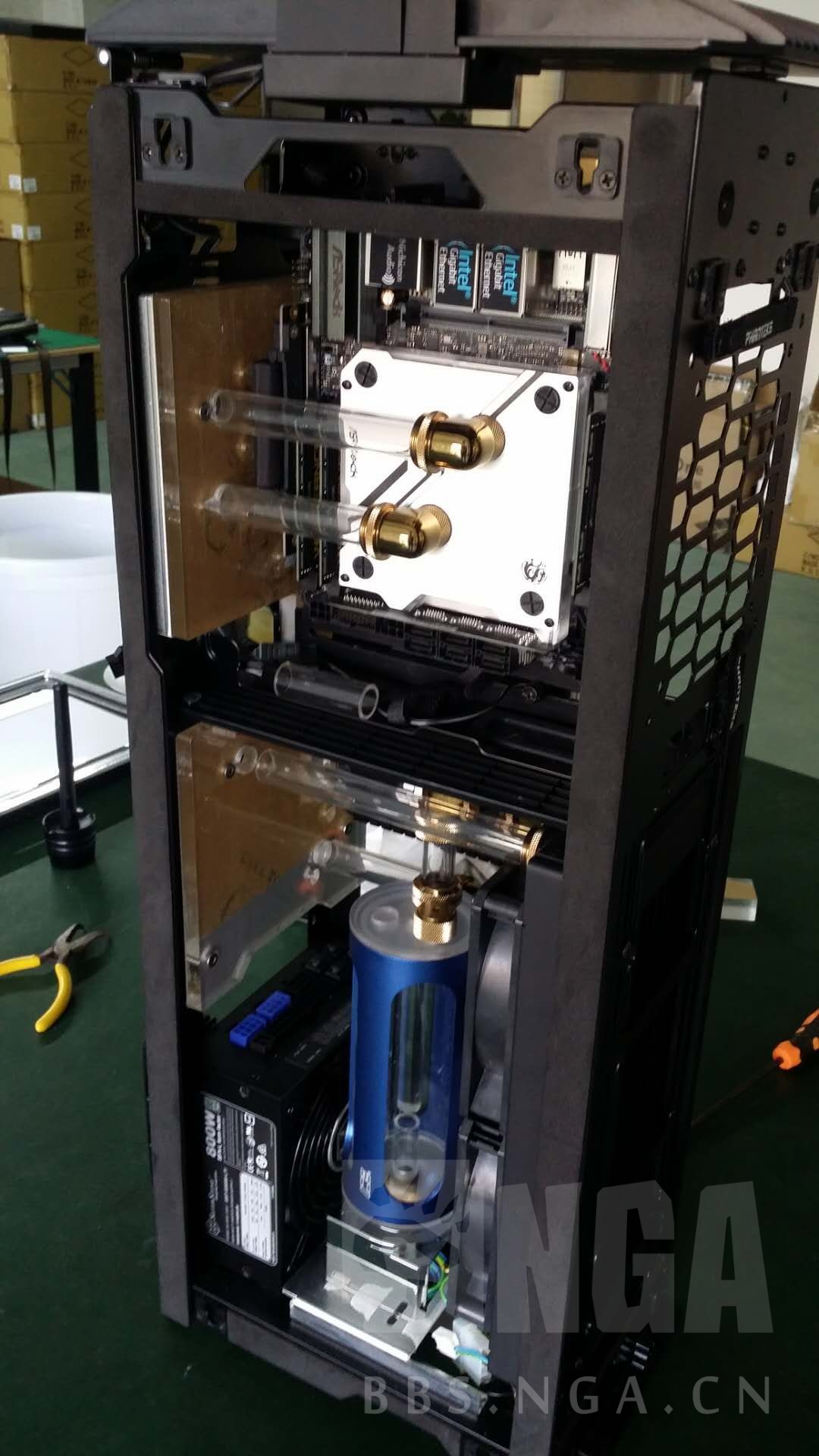 作业贴五万块配置追风者217xex299eitxaci97920x水冷铜管未完成