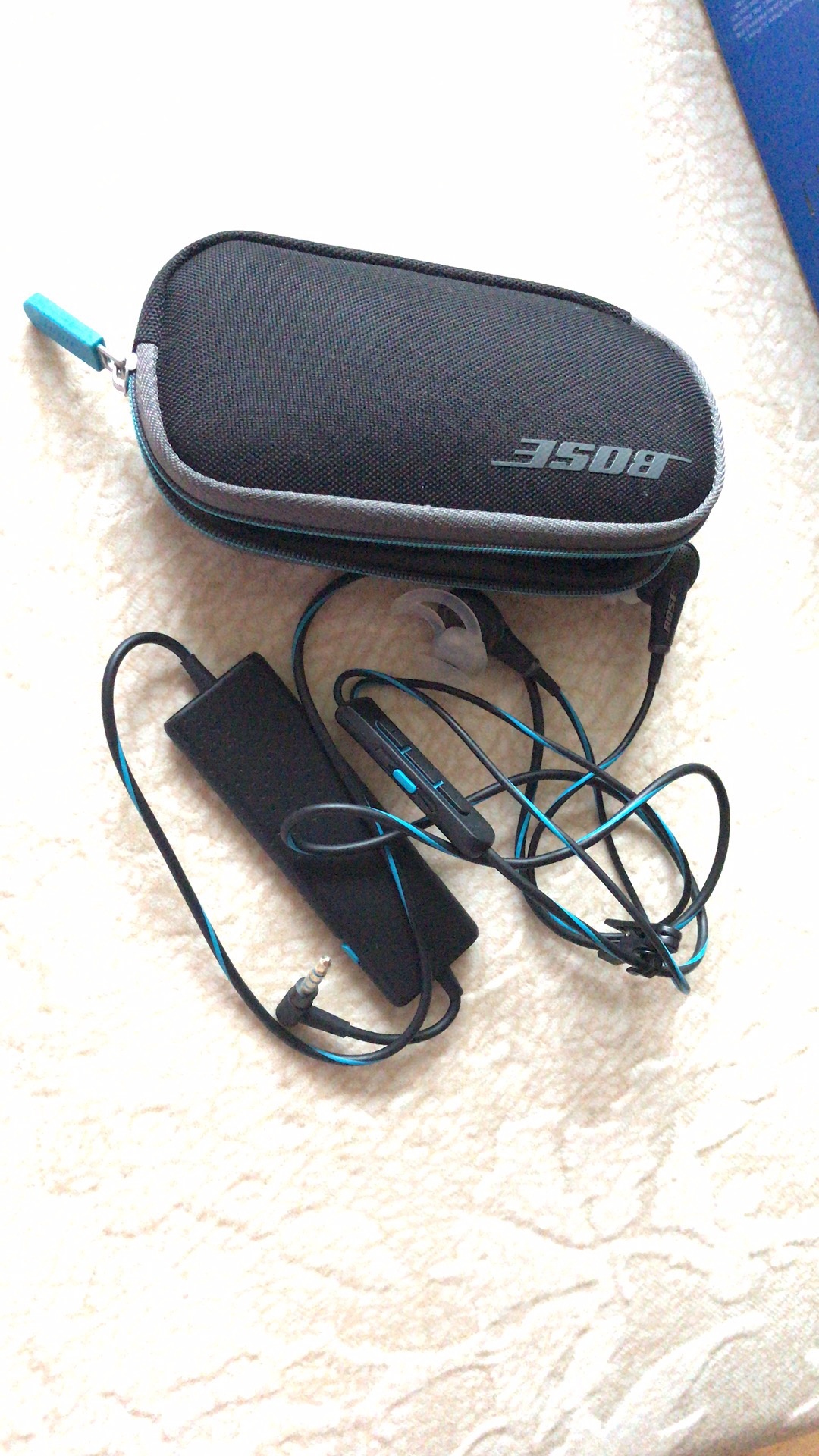 [其他] [耳机音响] 年底卖闲置回血 bose耳机qc20 漫游宝