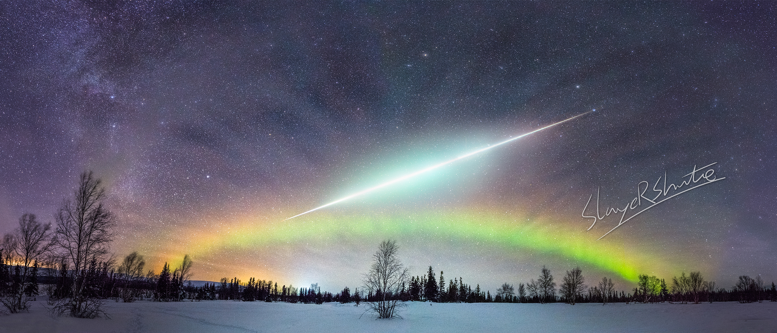 北极森林里的极光气辉流星,自然的美丽超越人类的想象力!