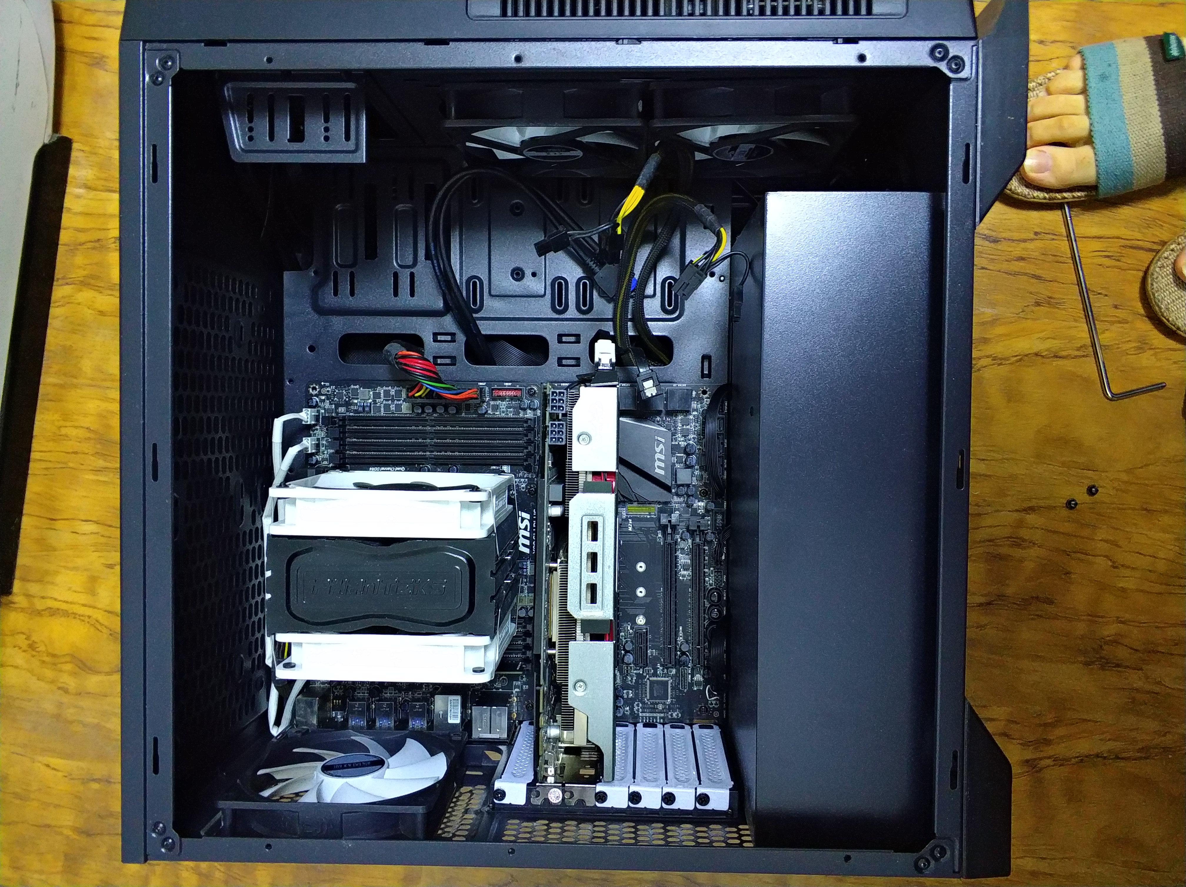 电脑硬件出售e52620v4主机和4代内存750ti2g显卡