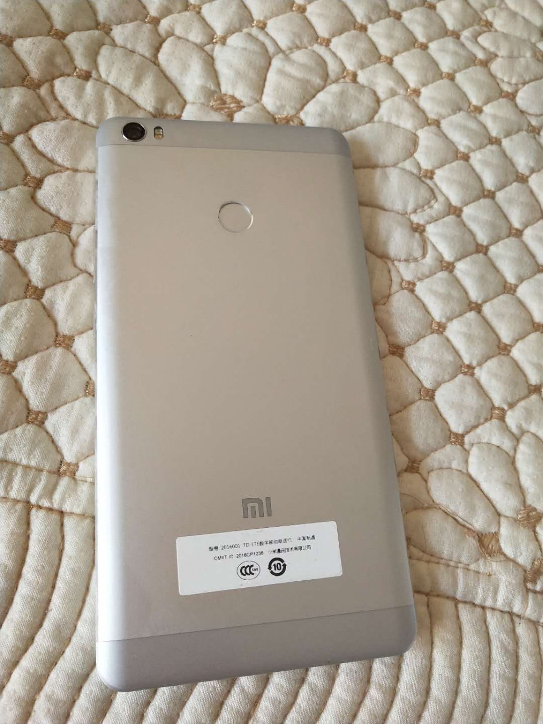 [手机平板]出个9成新小米max1,3 32的