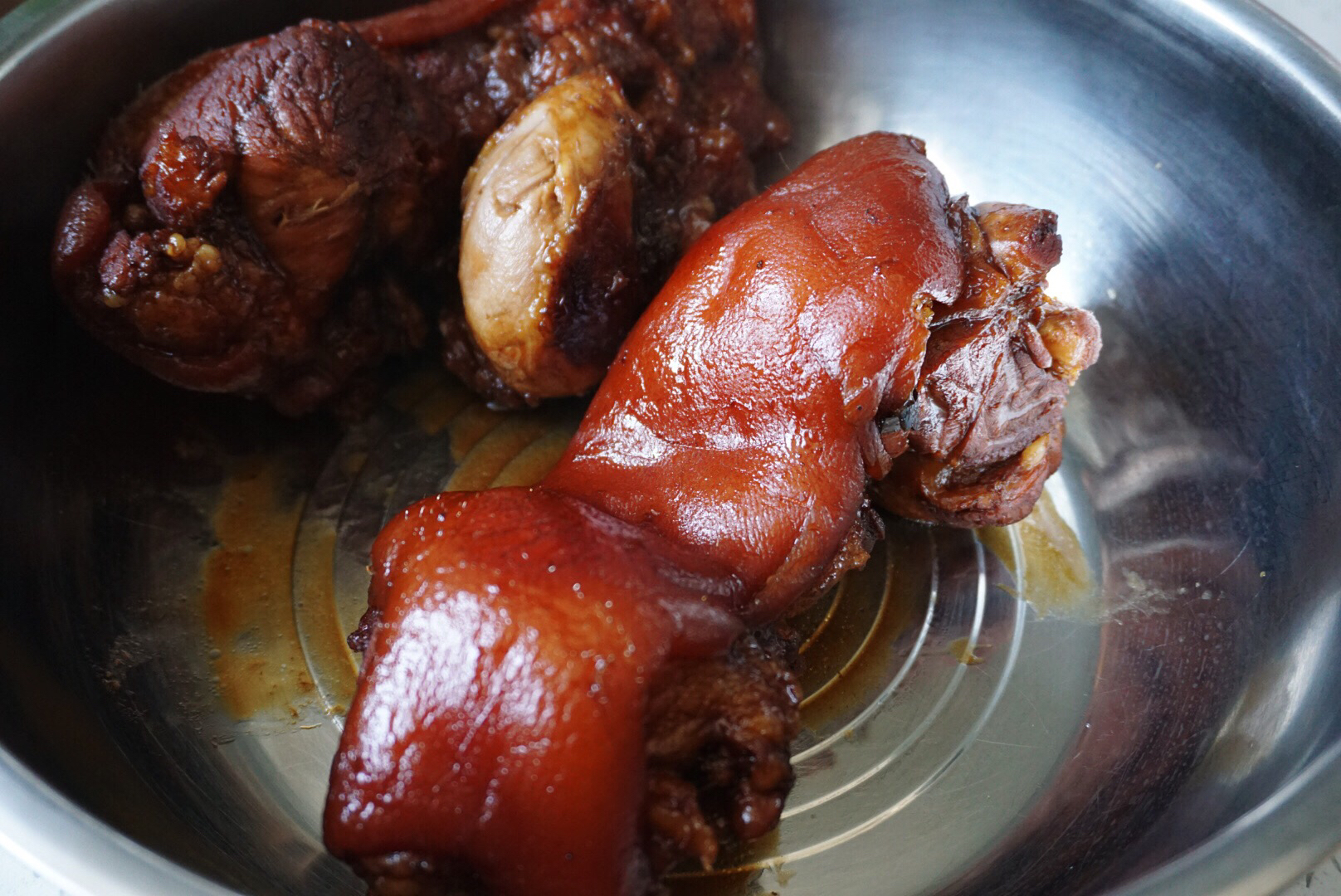 秀一波自制酱肘子肉就是好吃哇