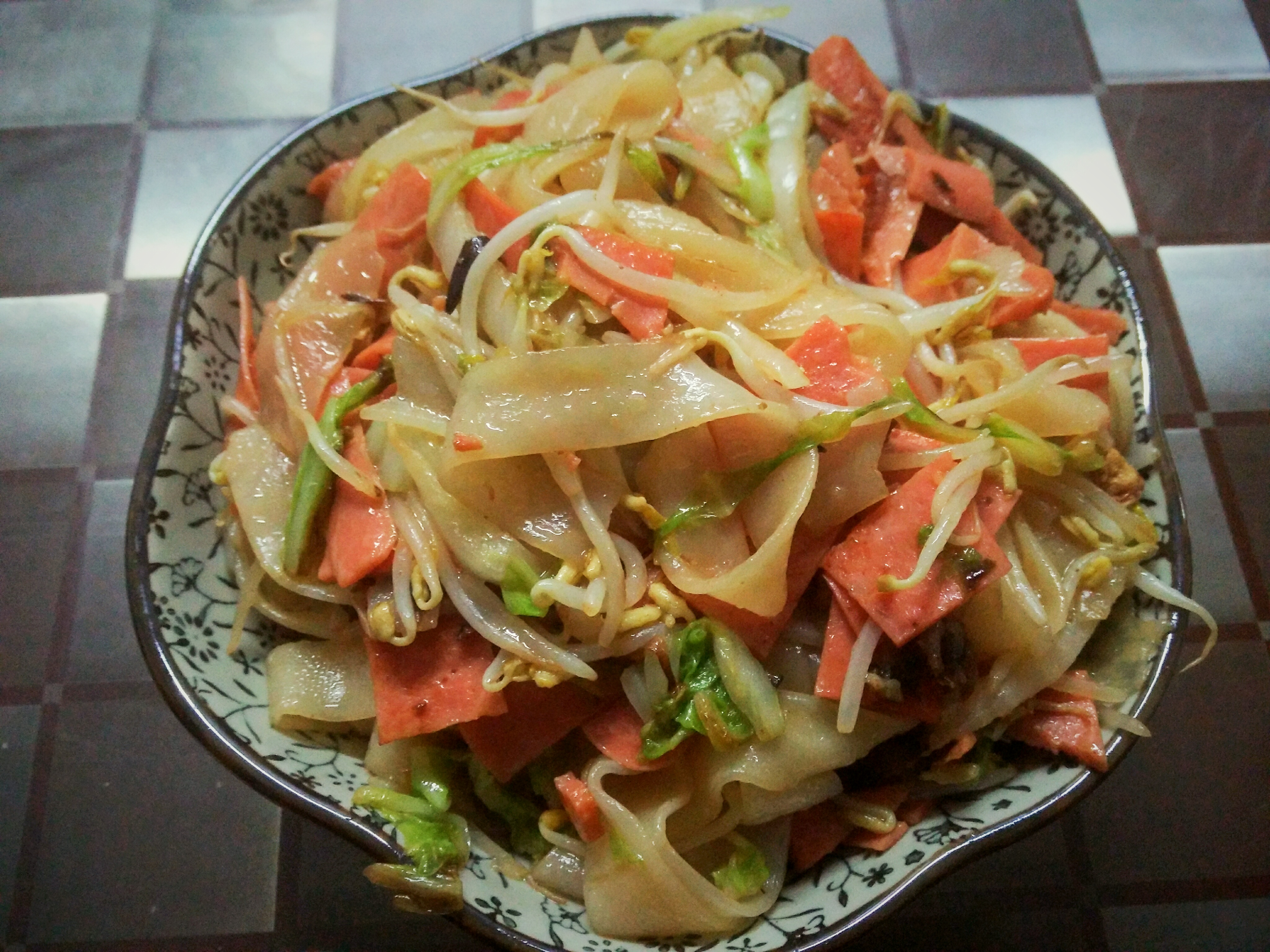 [小牙de黑锋小食记].火腿肠才是本体系列,黑锋炒凉皮