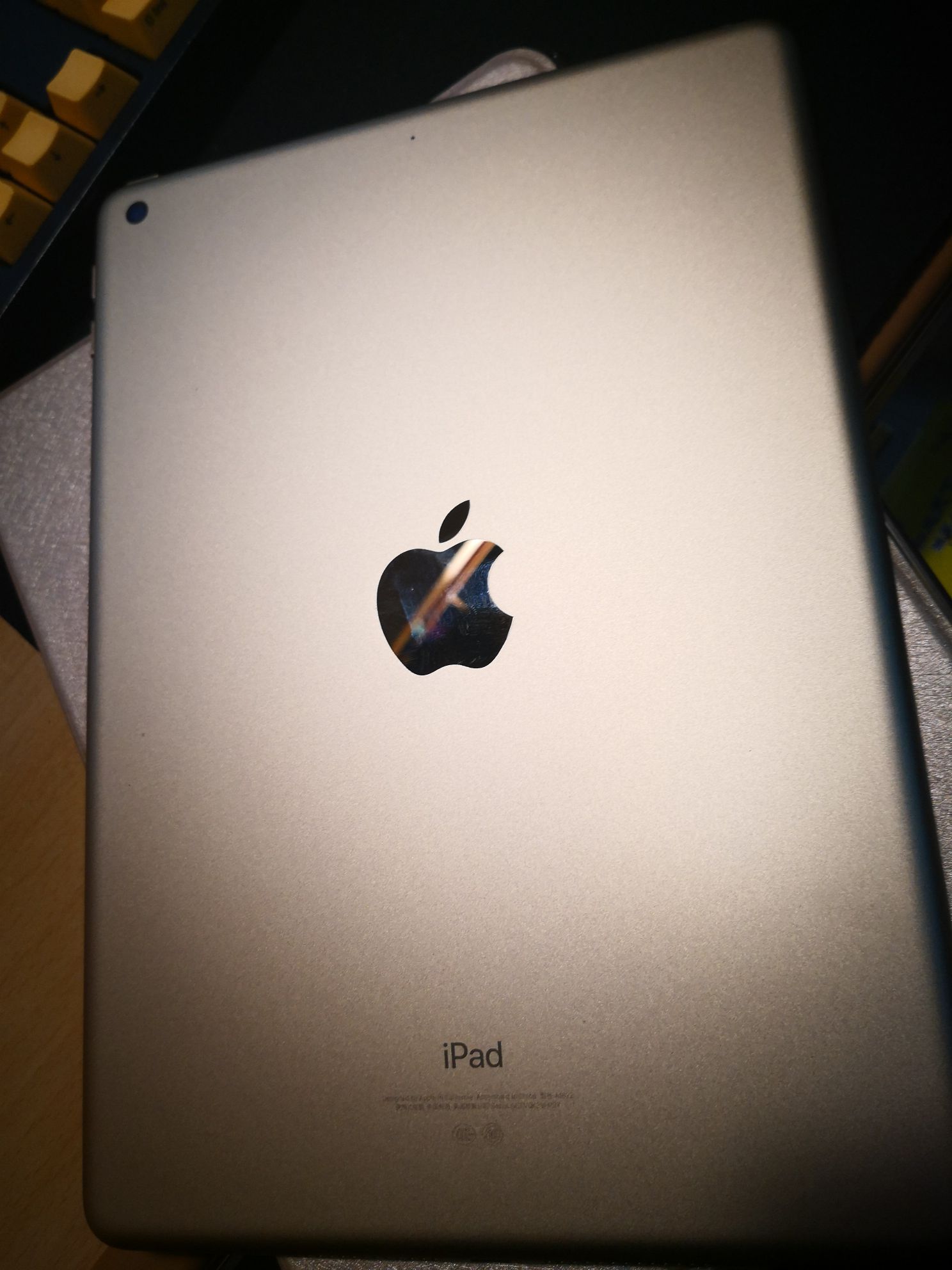 手机平板已出苹果新ipad2017款箱说都在9成新128g