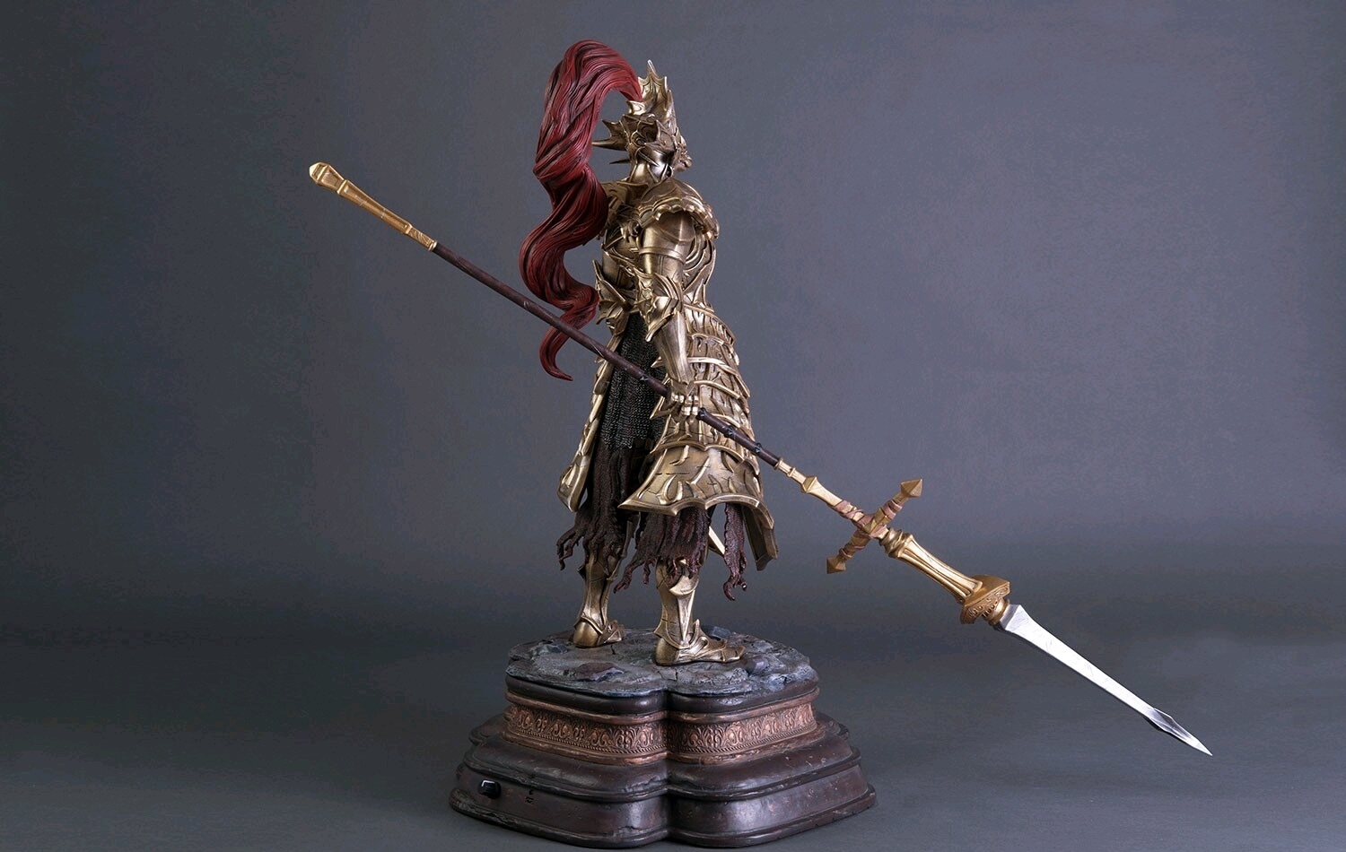 土豪的福音first4figures将推出翁斯坦雕像