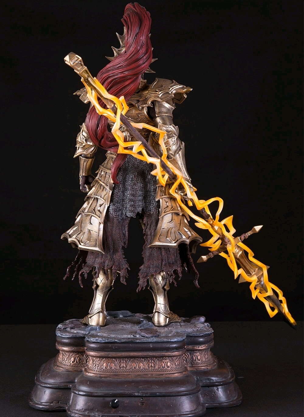 土豪的福音first4figures将推出翁斯坦雕像