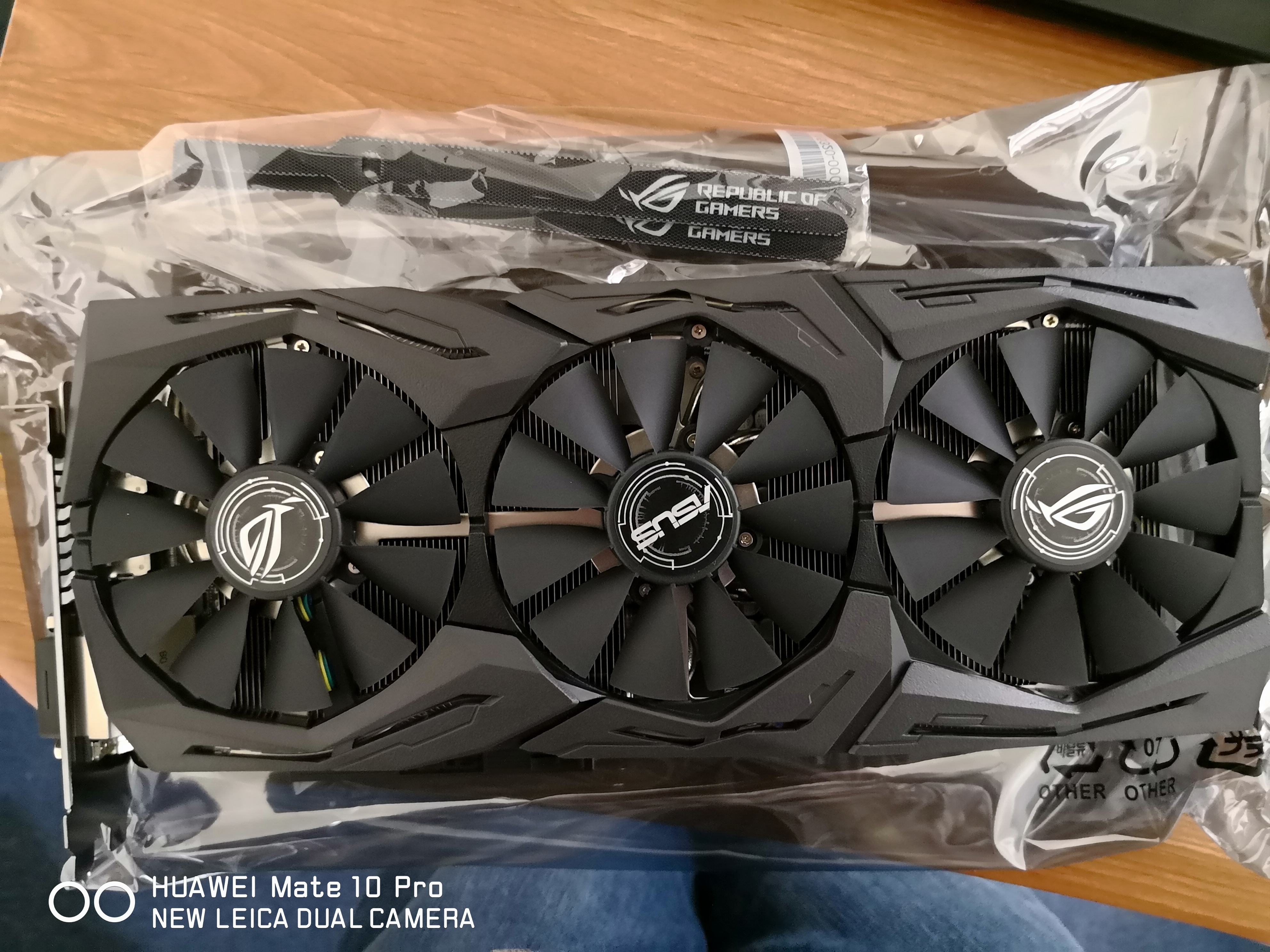 人生第一张高端显卡开箱华硕1070tia8g