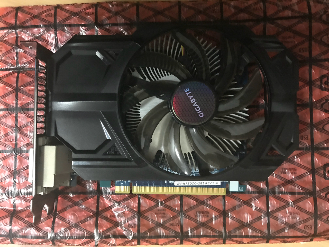 电脑硬件gtx7502g4g内存显示器