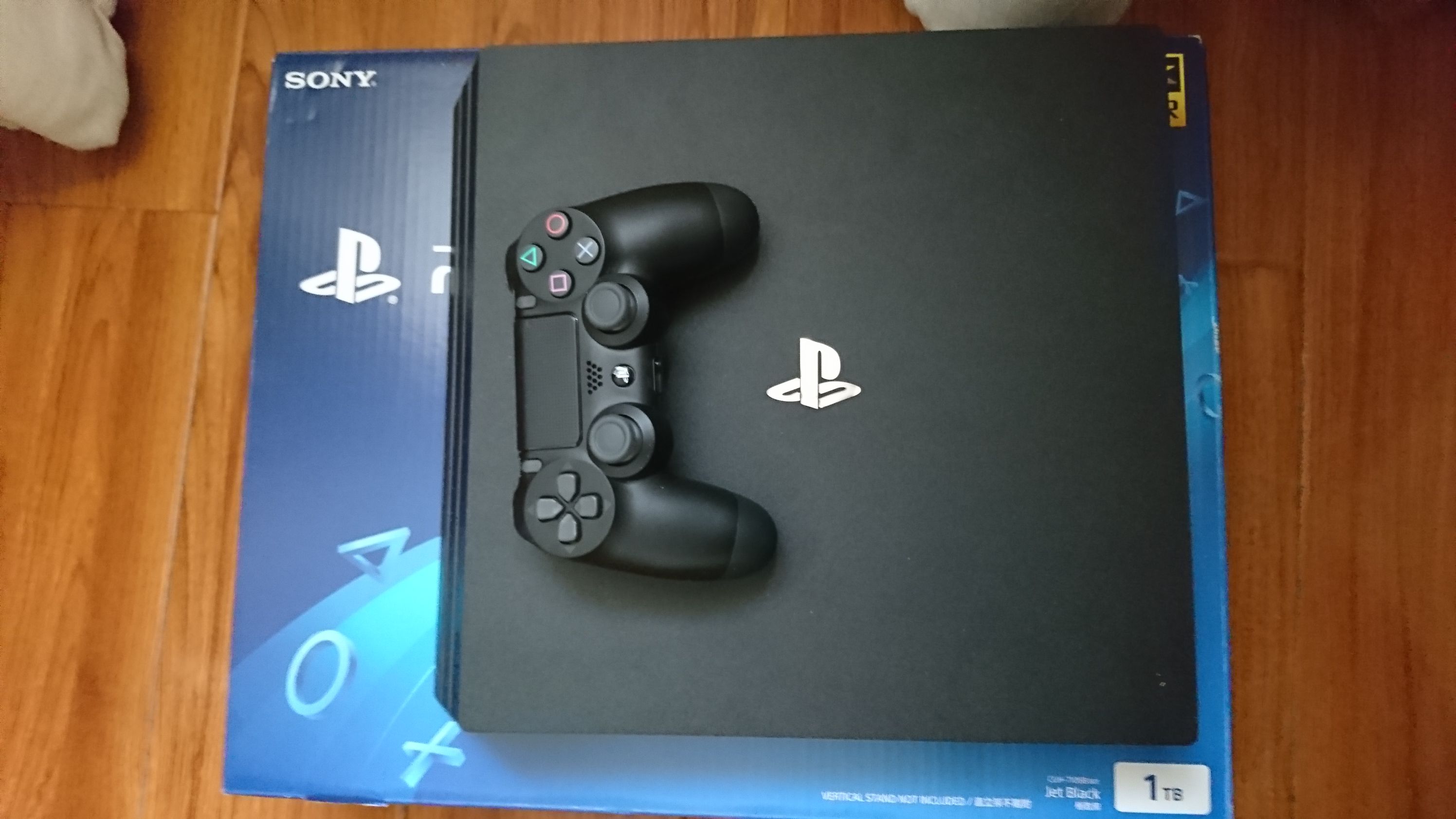 出个ps4pro港版黑色