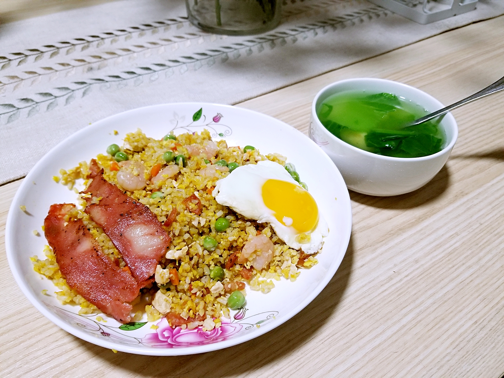 一人食简单培根炒饭