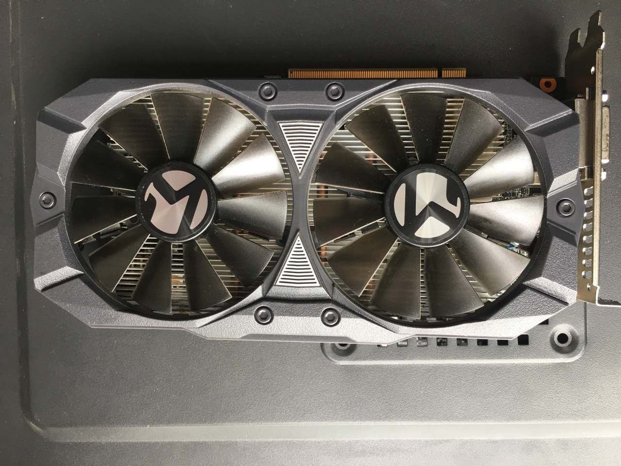 [电脑硬件]i5 7400 1063吃鸡整机一套