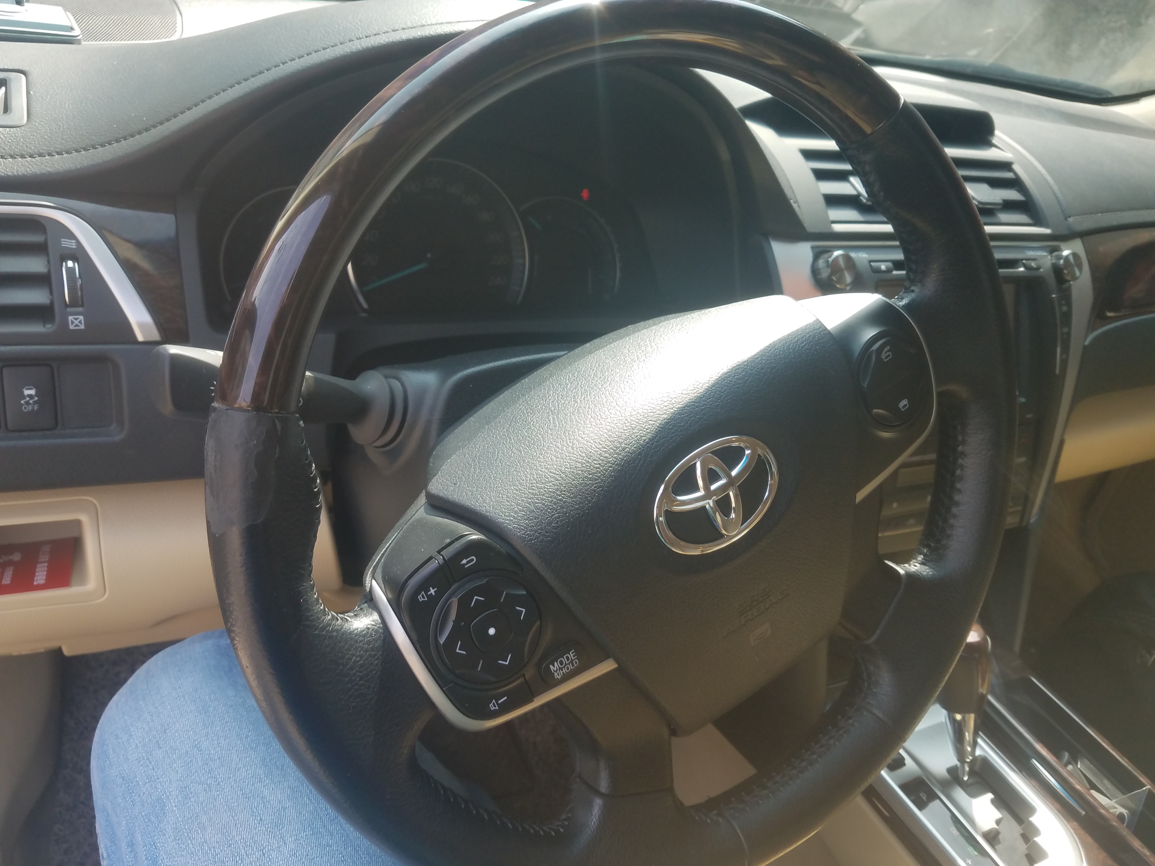 凯美瑞方向盘破皮保修成功