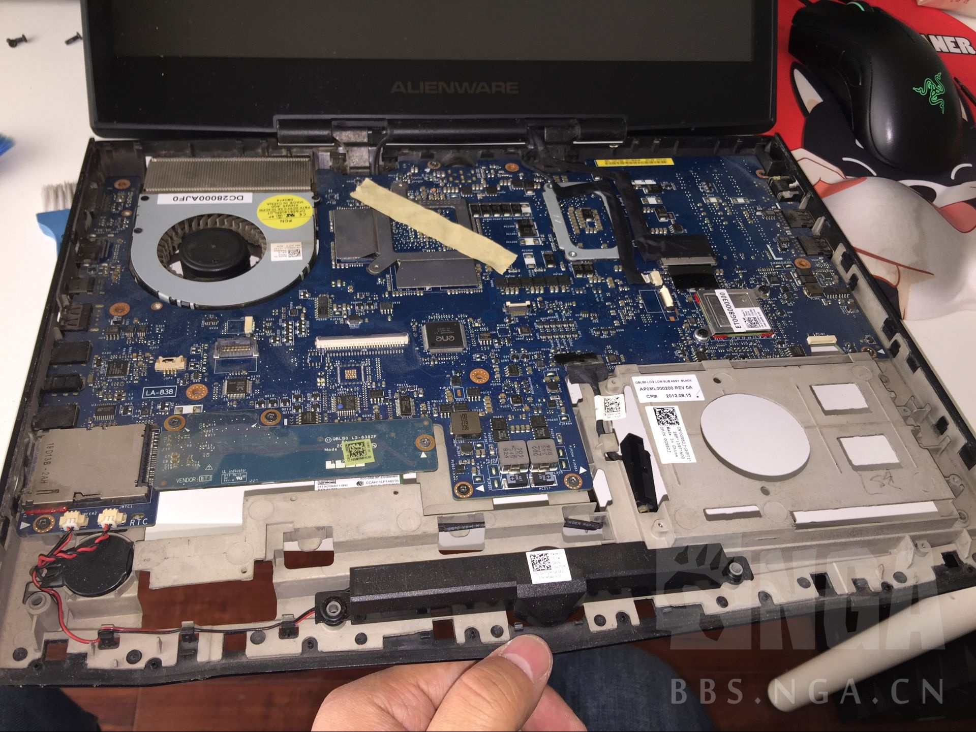 笔记本重获新生13年款alienwarem14xr2换硬盘拆机清灰各种折腾后吃鸡