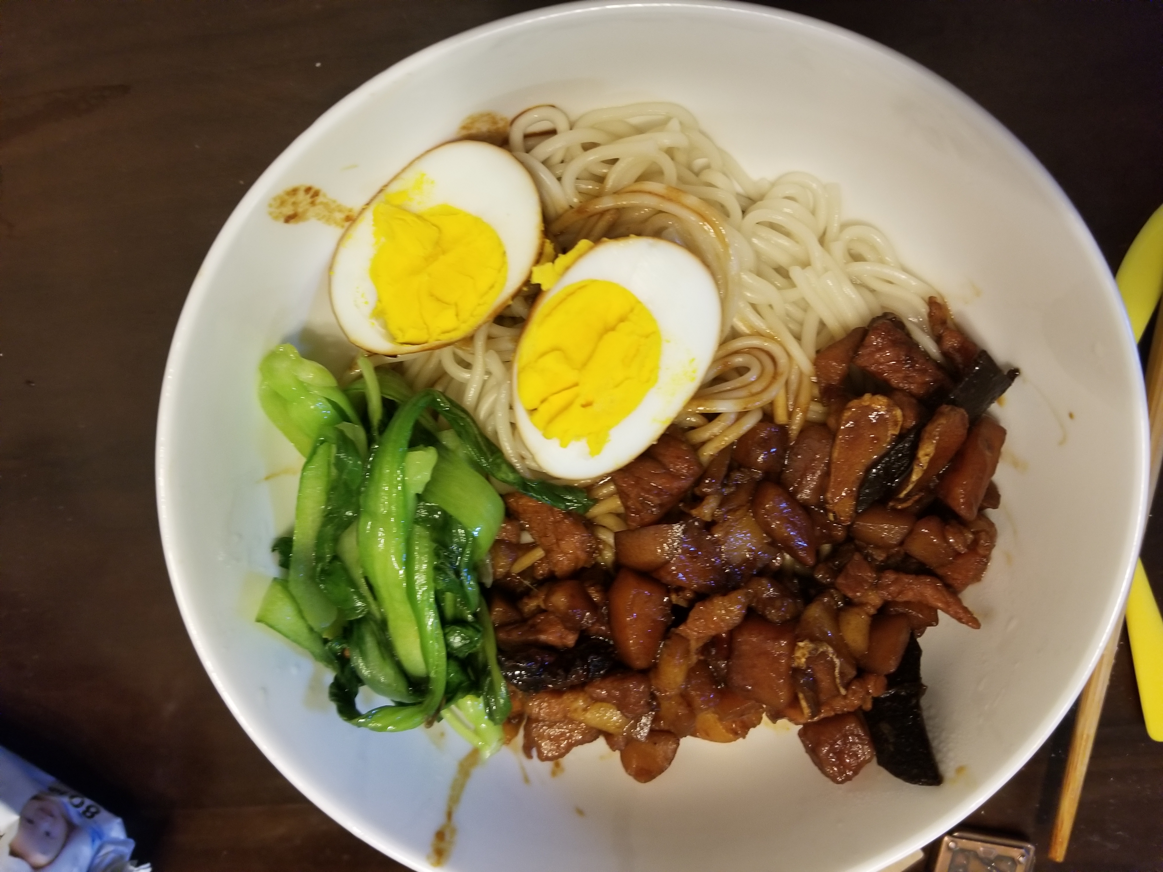 不饿系列早上自己动手烧的两碗卤肉面能卖多少钱