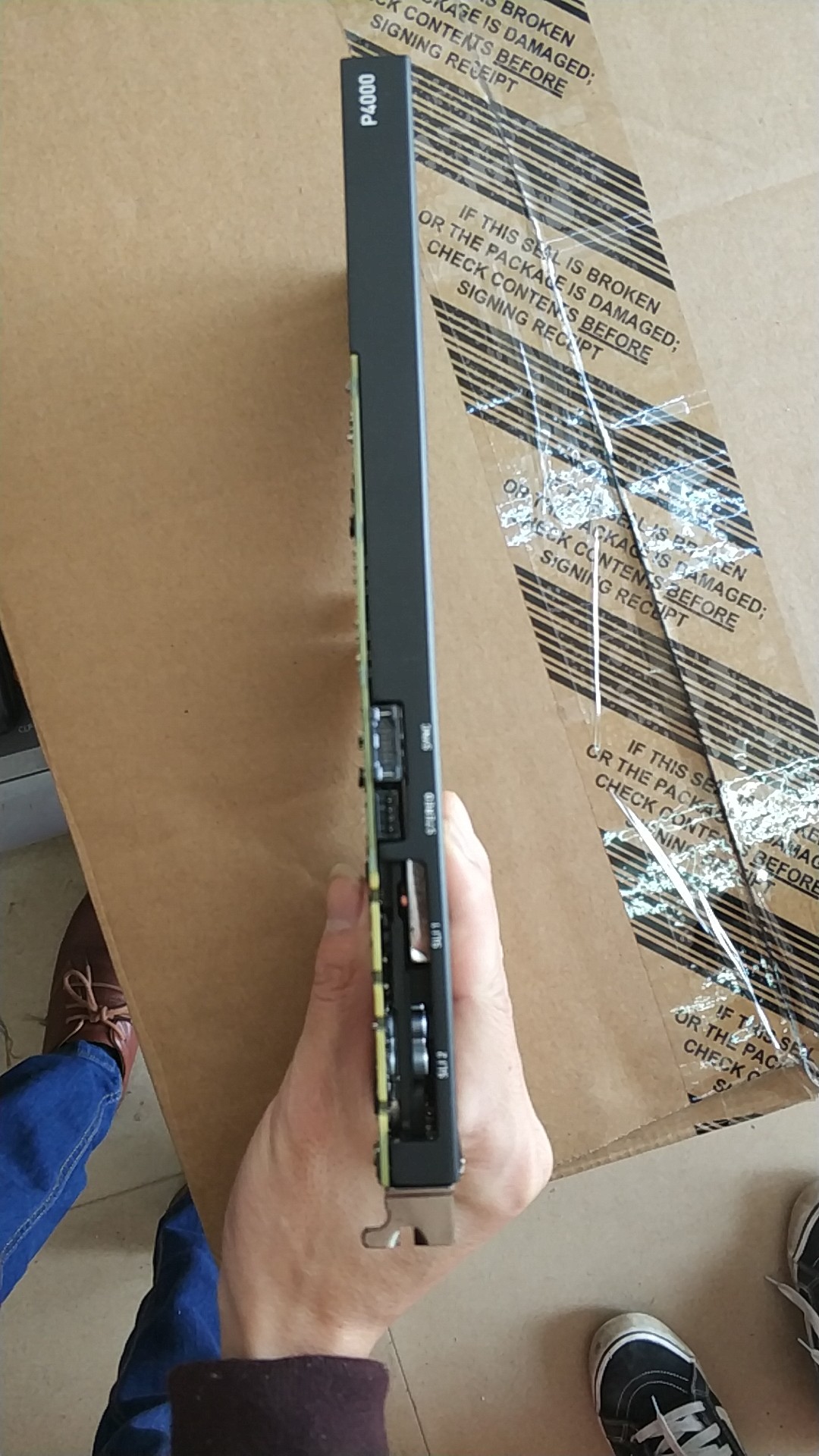 电脑硬件出上机一次的丽台p4000专业图形卡本地实体店购买带发票自刀