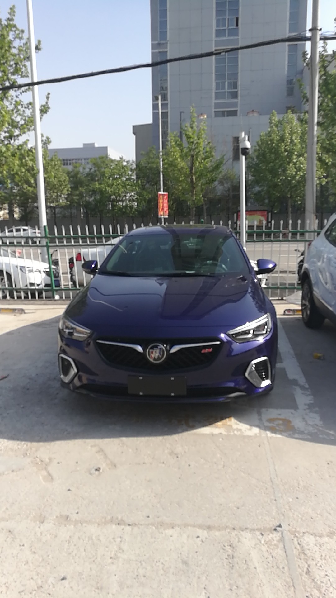 提车作业君威gs尊贵皇室蓝