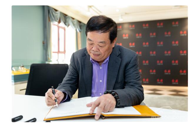 玻璃大王曹德旺成为红旗l5限量定制版首位用户