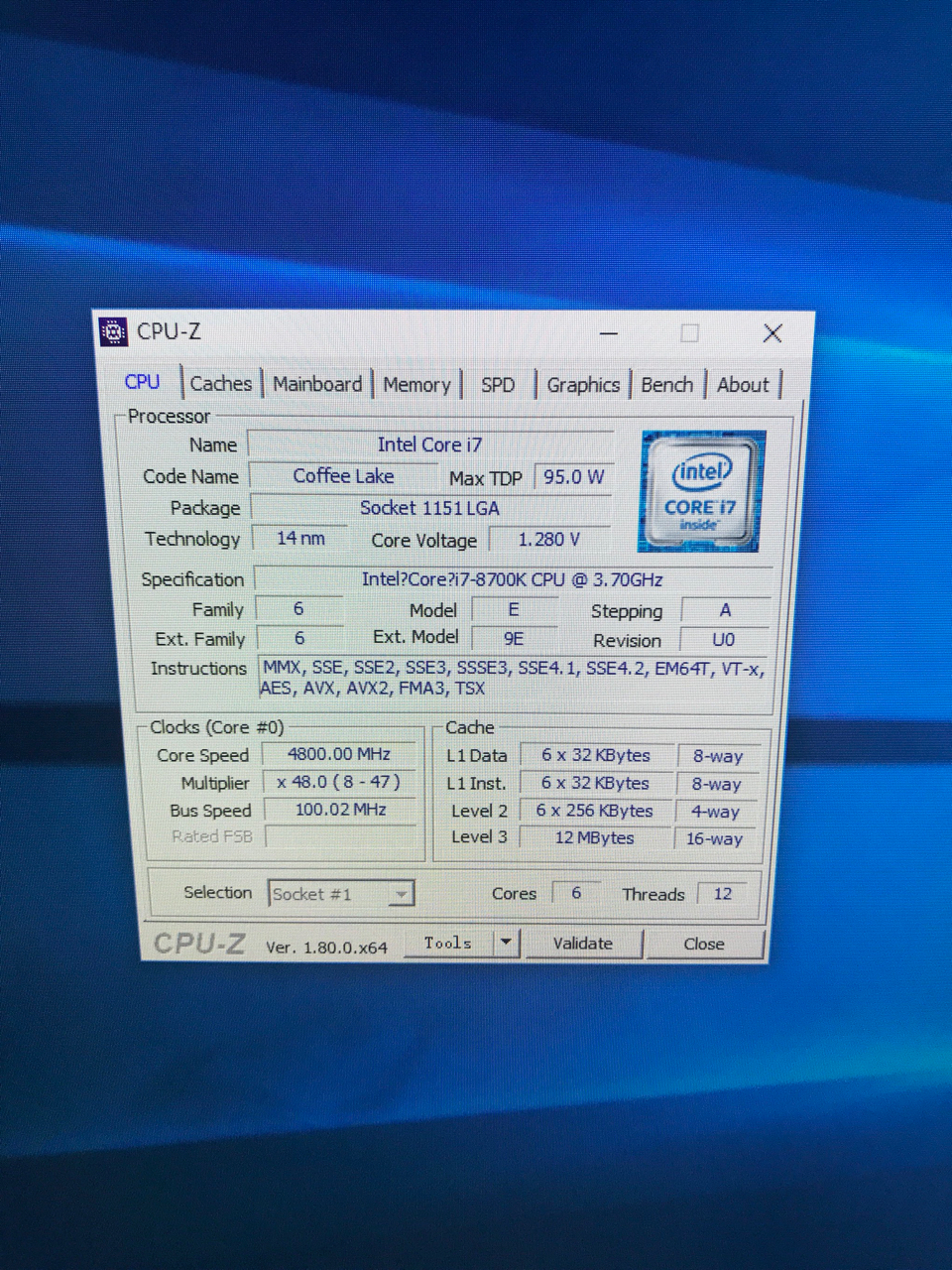 老哥们8700k超到48吃鸡cpu核心83度正常吗
