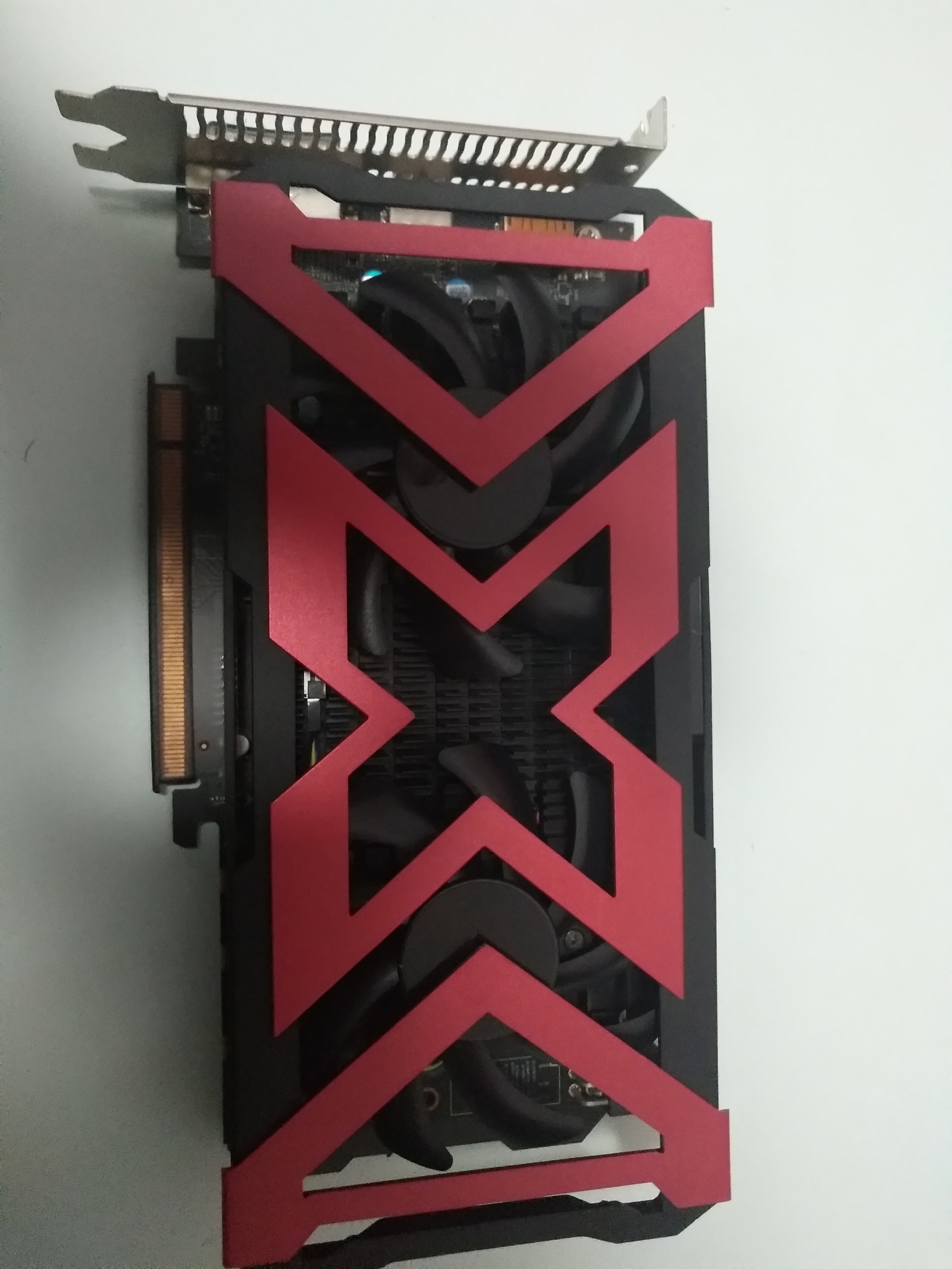 电脑硬件绝版amdrx560转让是75瓦版本颜值超高迪兰战神系列