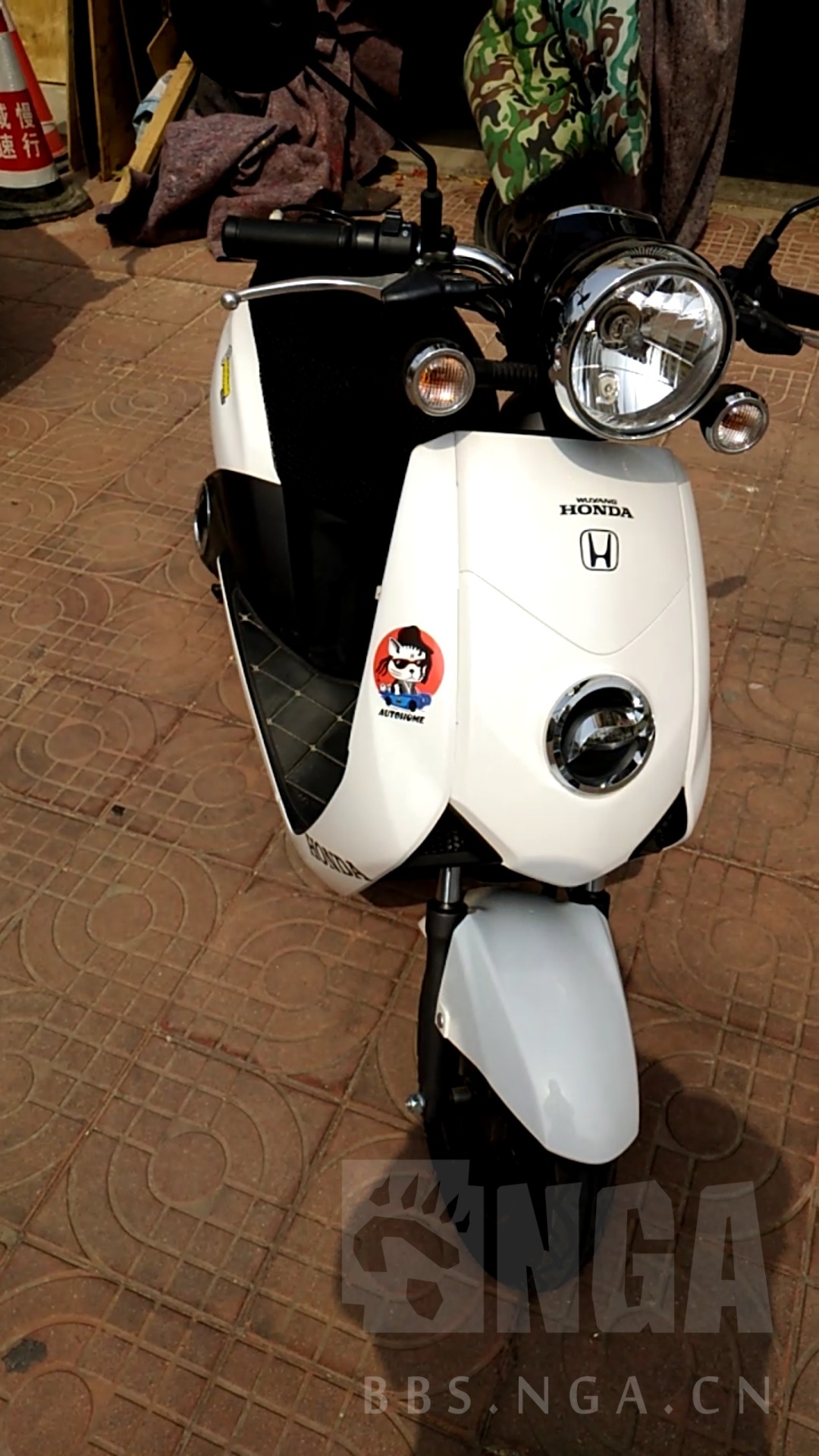 车版专栏提车作业五羊本田净原v3新能源摩托车