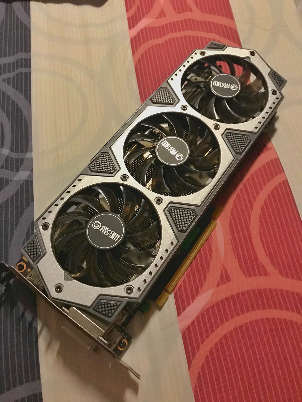 求助小阿姨回娘家求助影驰gtx970显卡