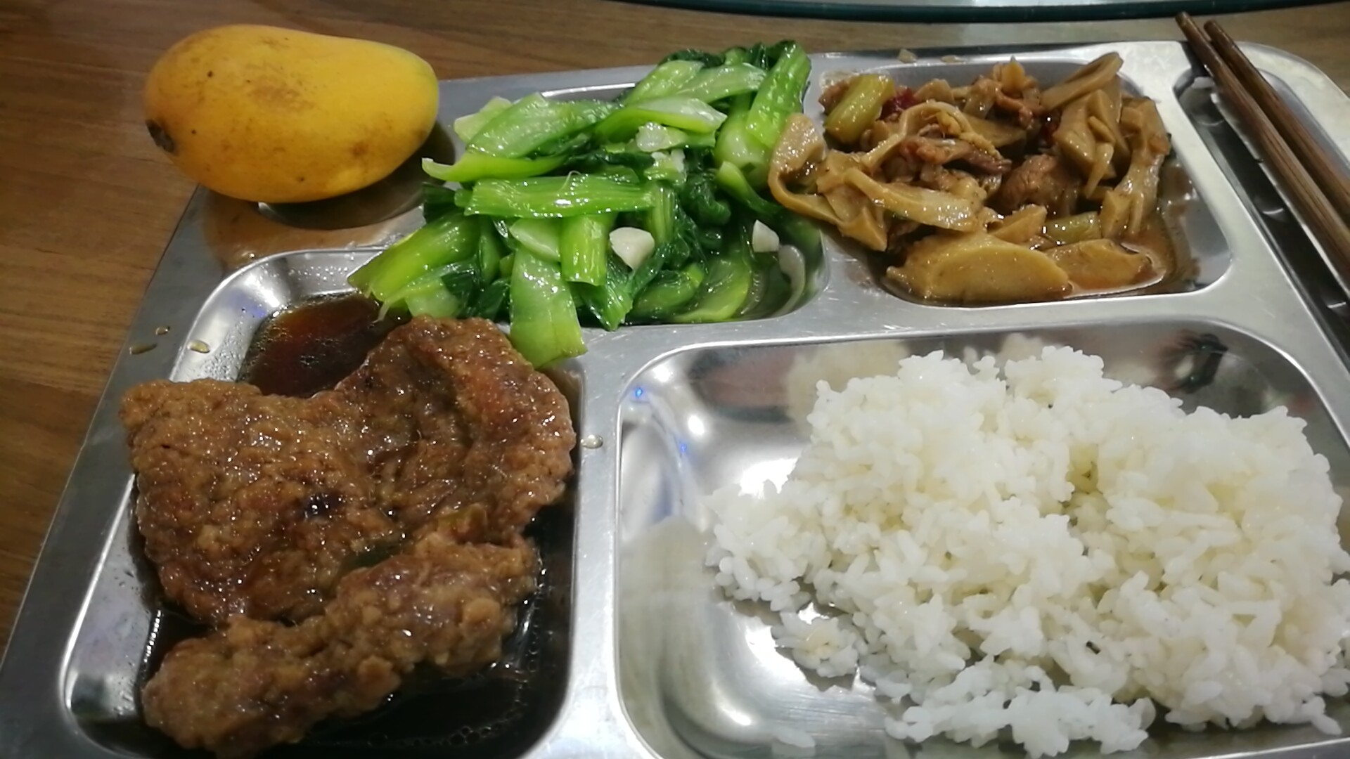 大家来晒下单位食堂伙食.