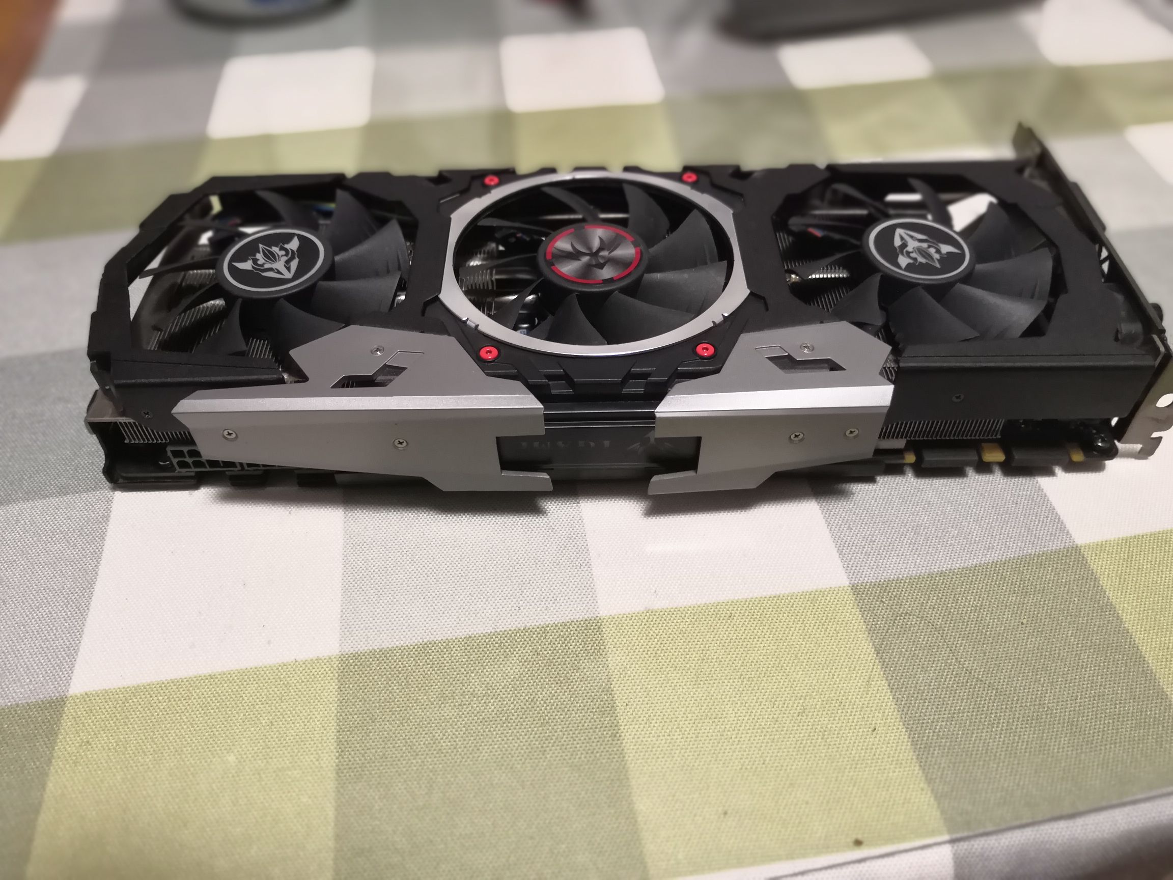 出七彩虹10708g烈焰战神x显卡