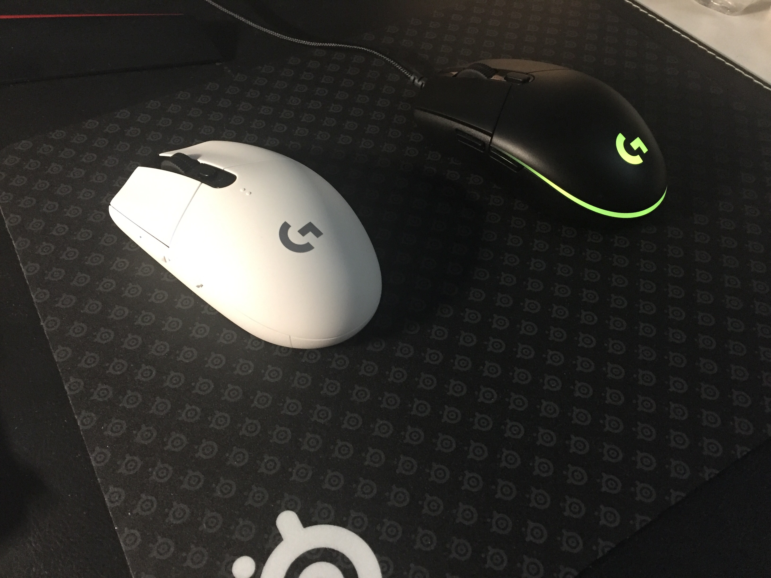 罗技游戏鼠标gpro送脚贴190