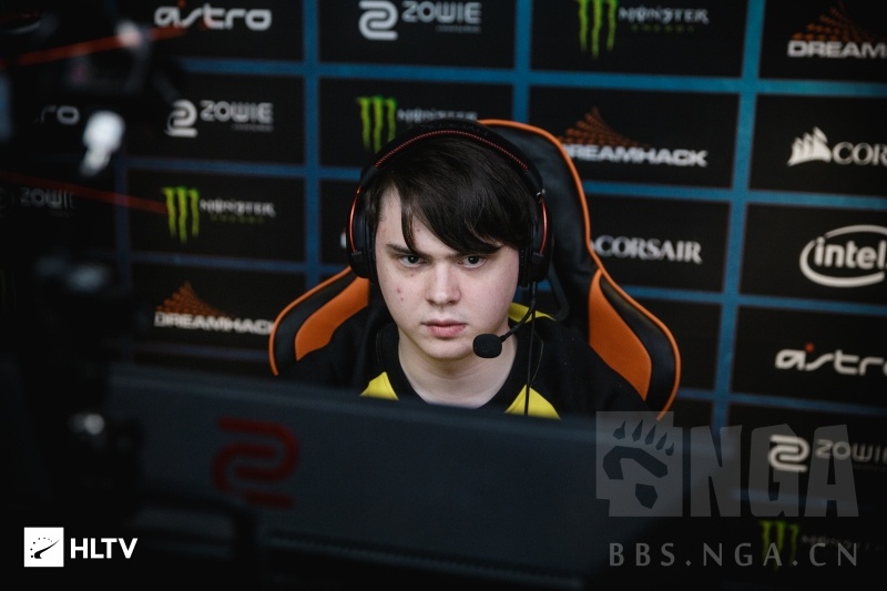 多图大金链子火箭炮森林哥学中国话csgo职业哥来上海cac玩嗨了