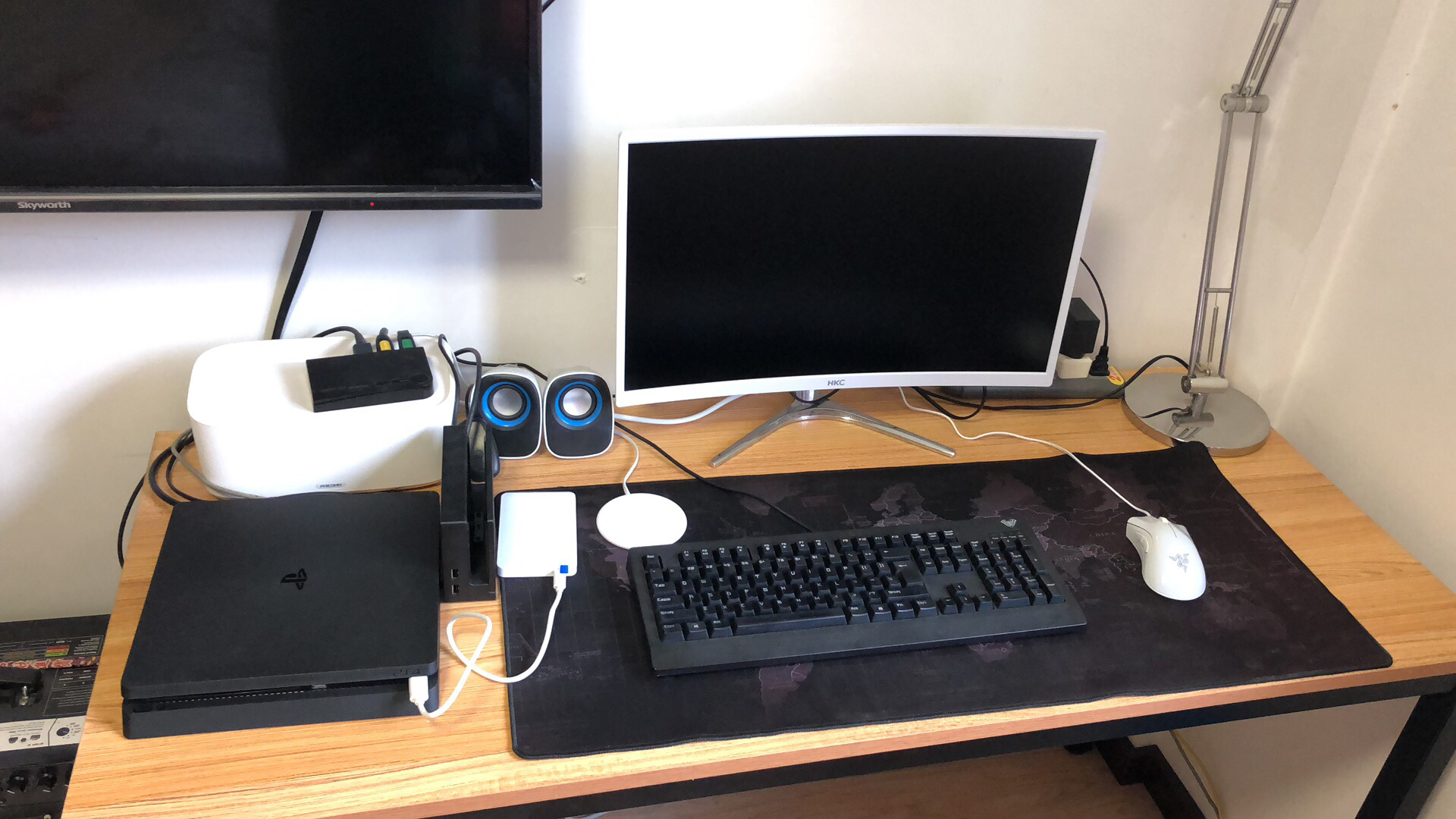 你们的家用游戏机都是怎么摆放的? 卧室?客厅?还是专门有一间游戏厅?