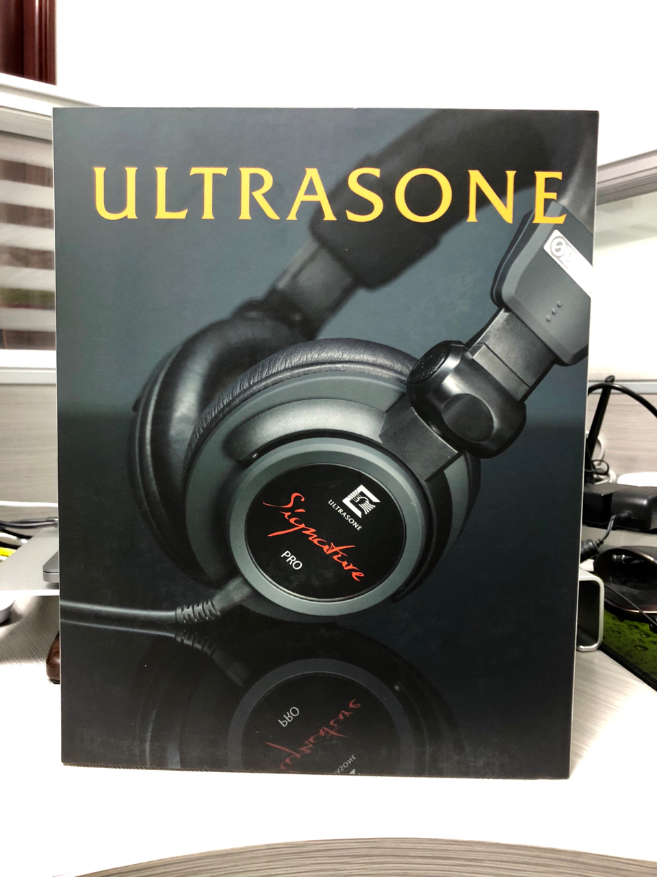 简易开箱极致ultrasonesignaturepro耳机